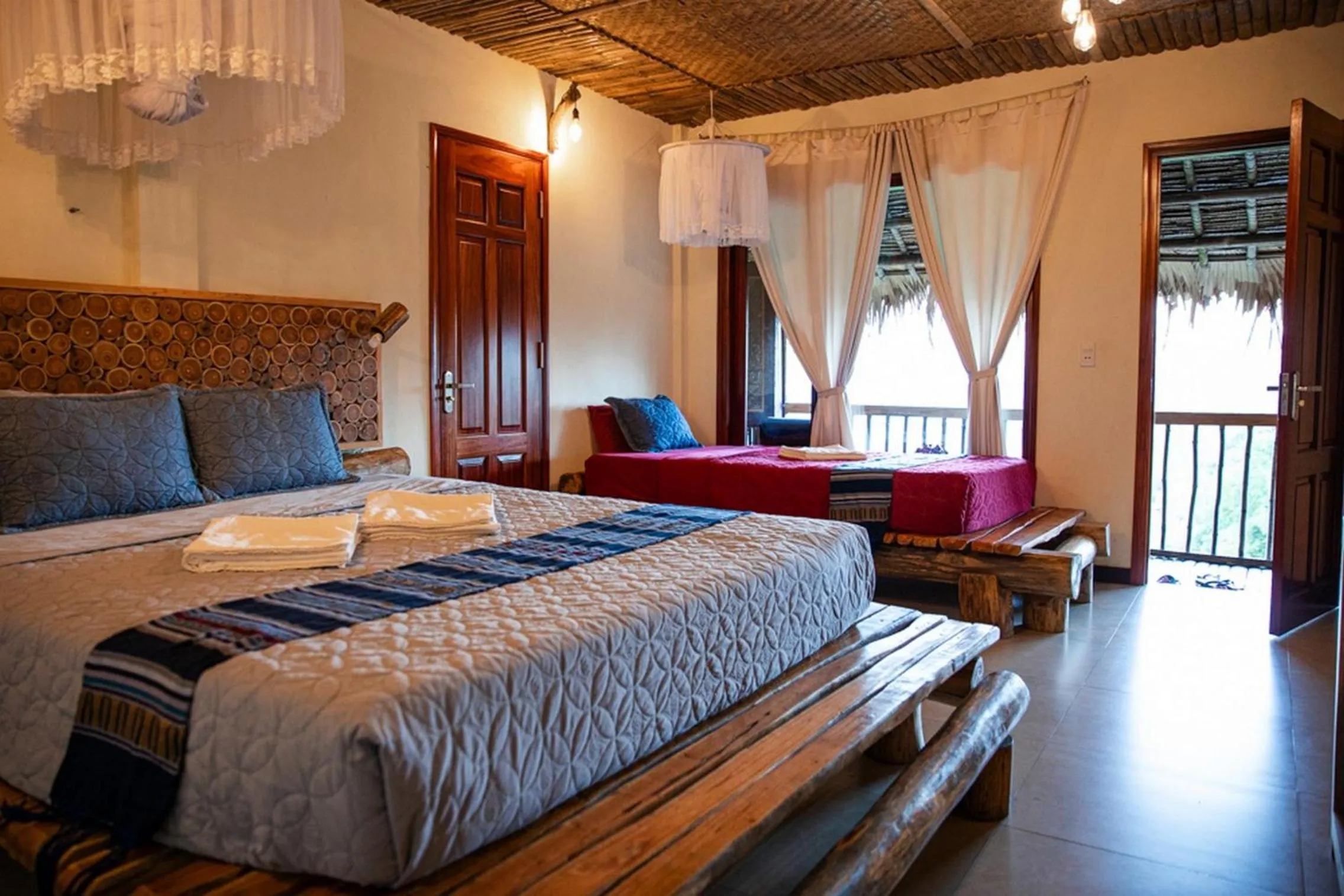 Bed in Pu Luong Jungle Lodge