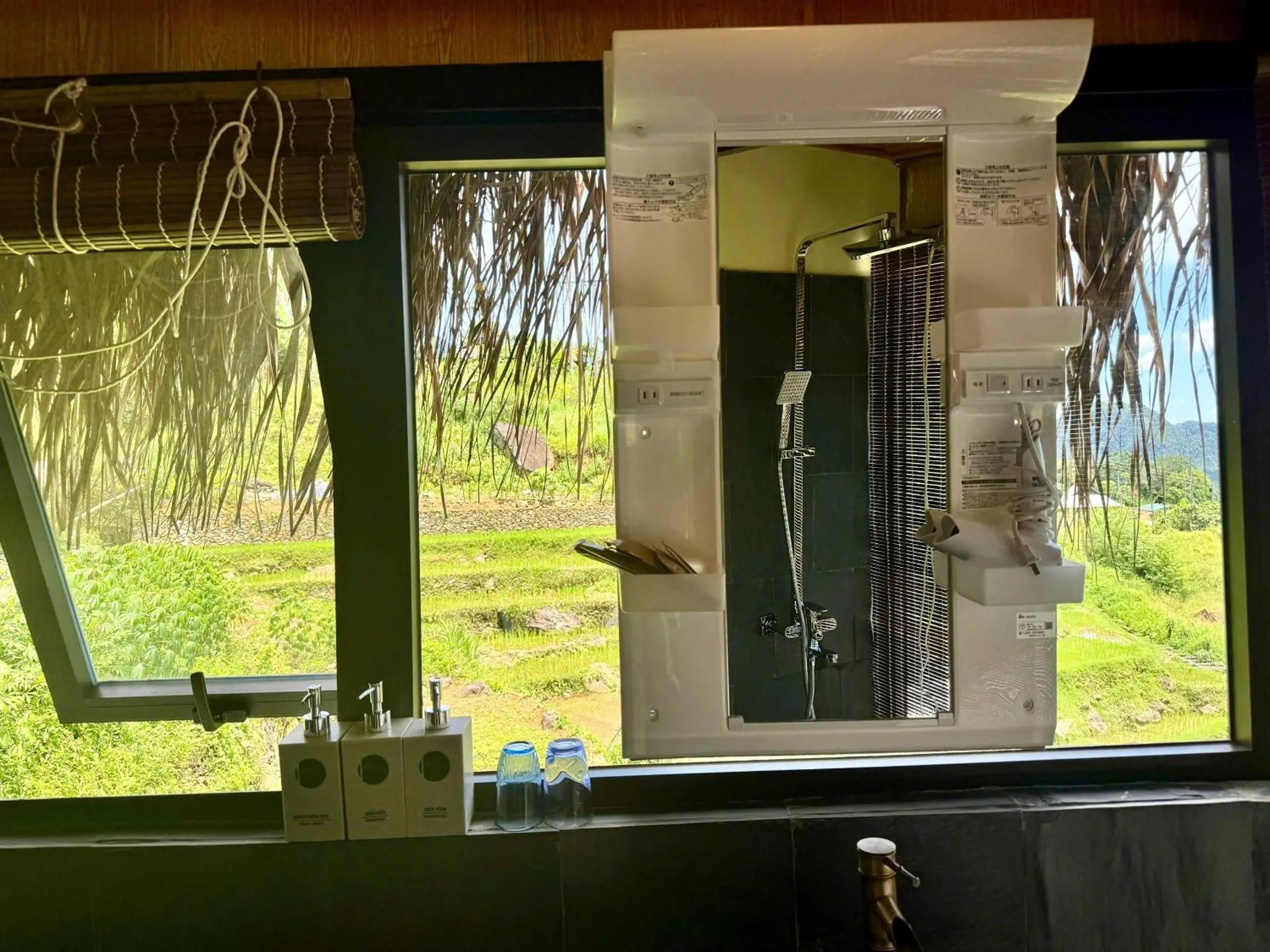 Bathroom in Pu Luong Jungle Lodge