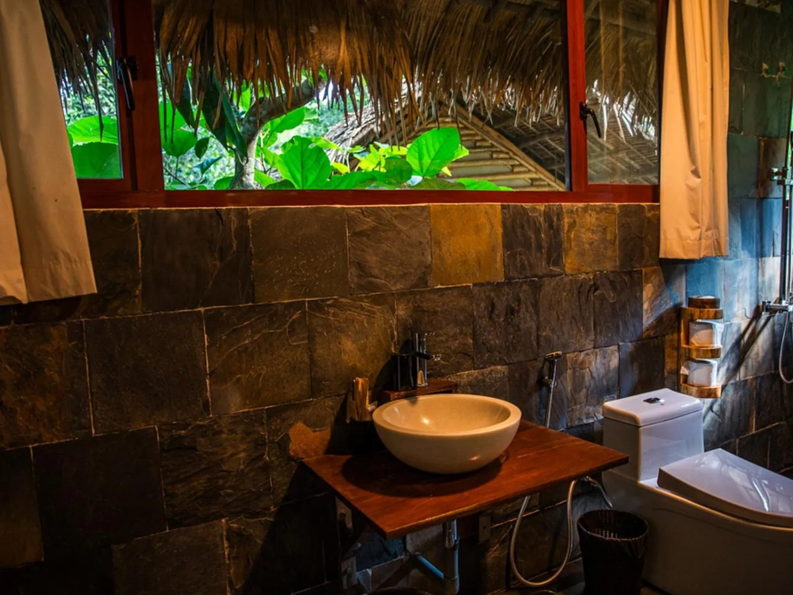 Toilet in Pu Luong Jungle Lodge