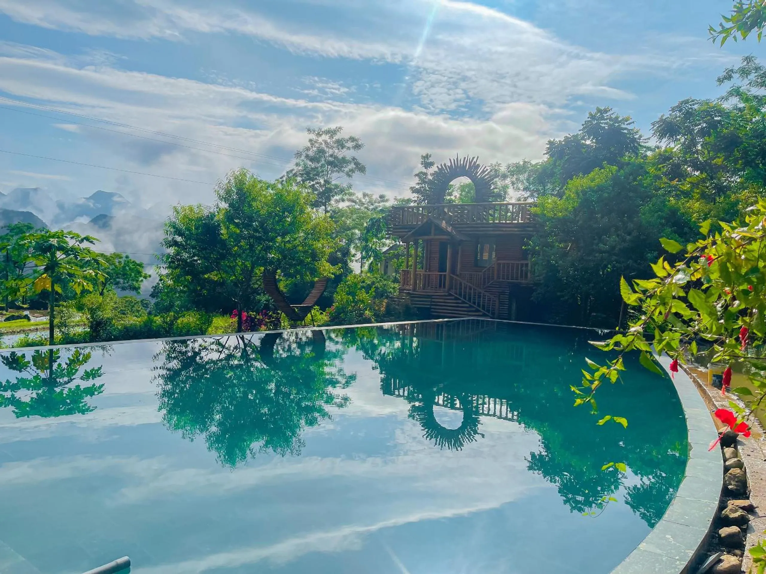 Swimming pool in Pu Luong Jungle Lodge