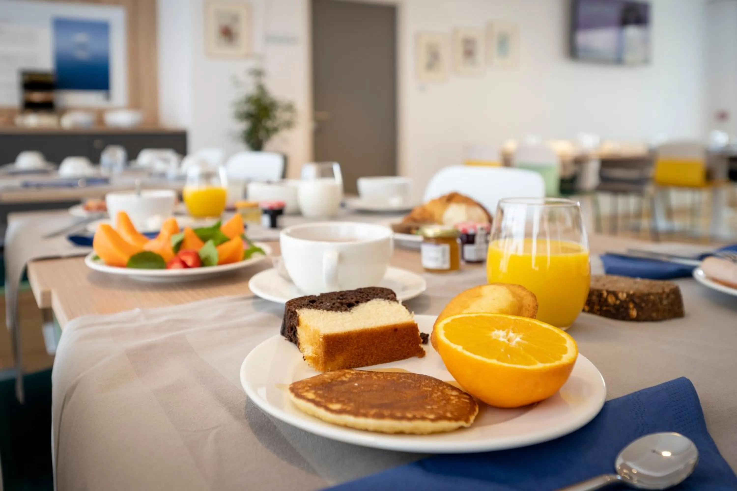 Breakfast in ATHOME RESIDENCE ET SPA