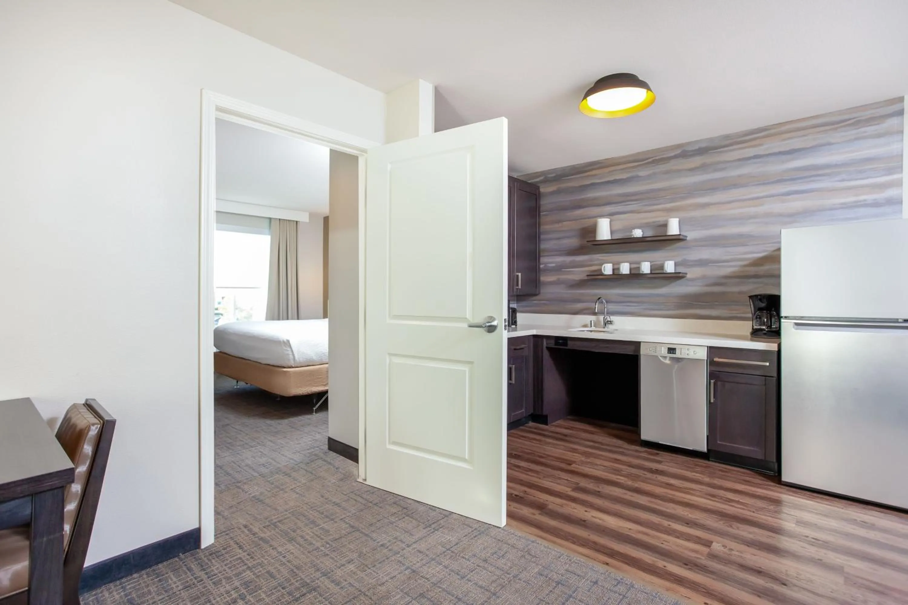 Kitchen or kitchenette, Bed in Residence Inn Livermore