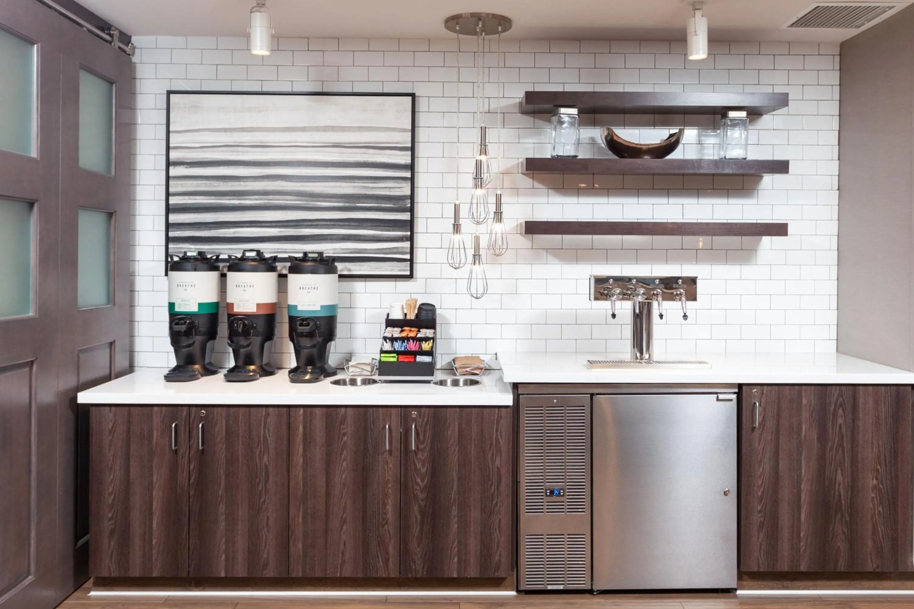 Restaurant/places to eat in Residence Inn Livermore