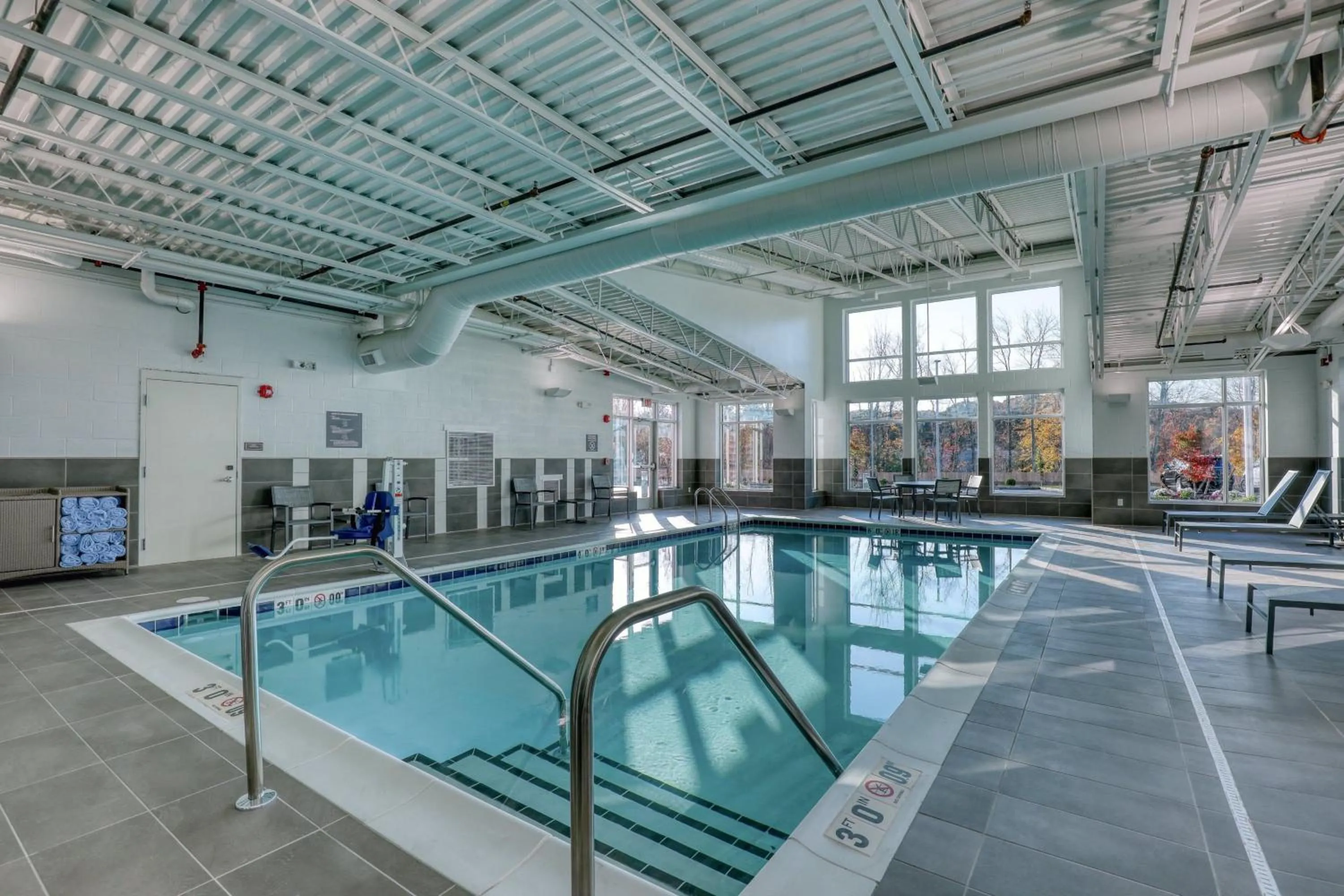 Swimming pool in Residence Inn by Marriott Providence Lincoln