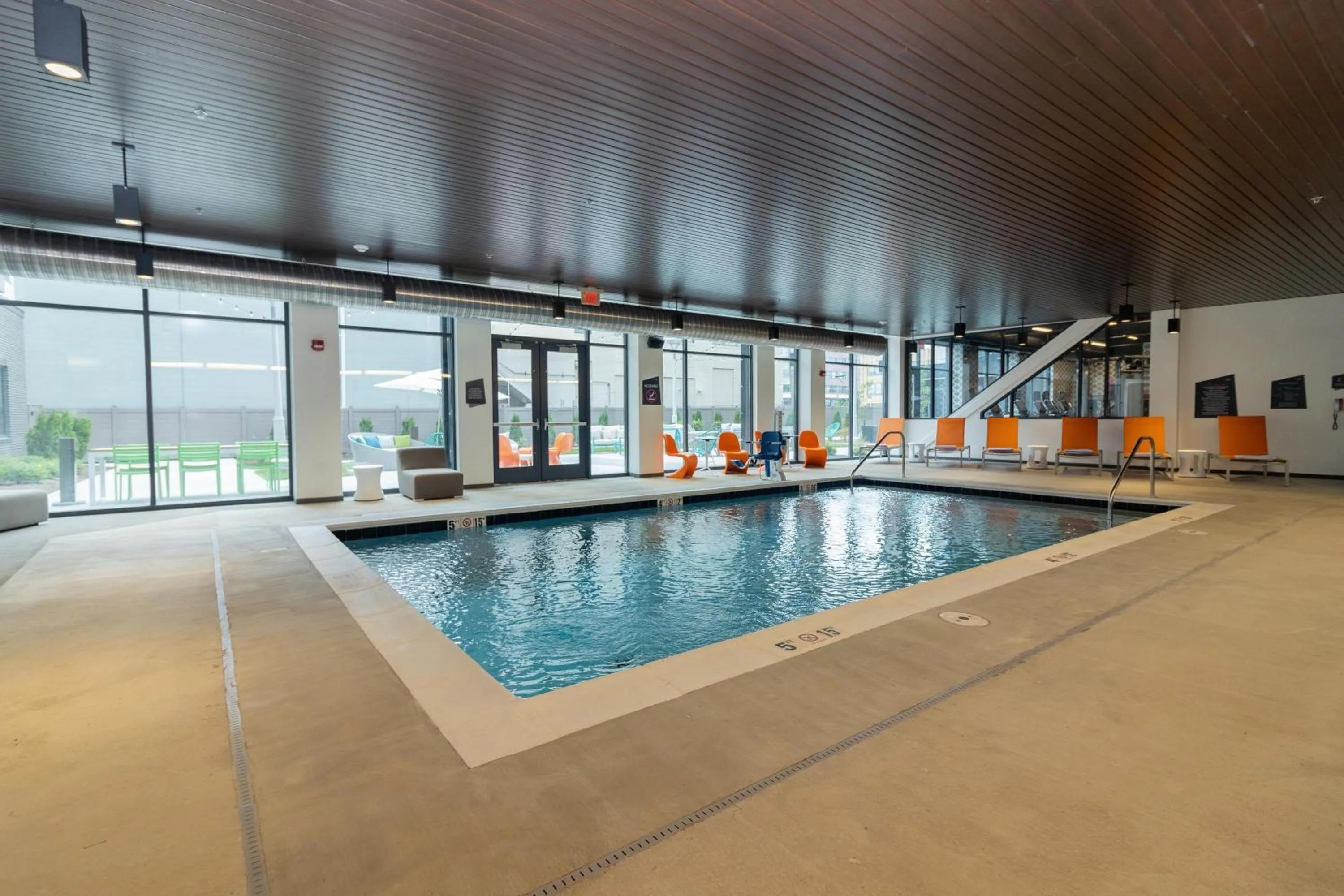 Swimming pool in Aloft St. Louis Cortex