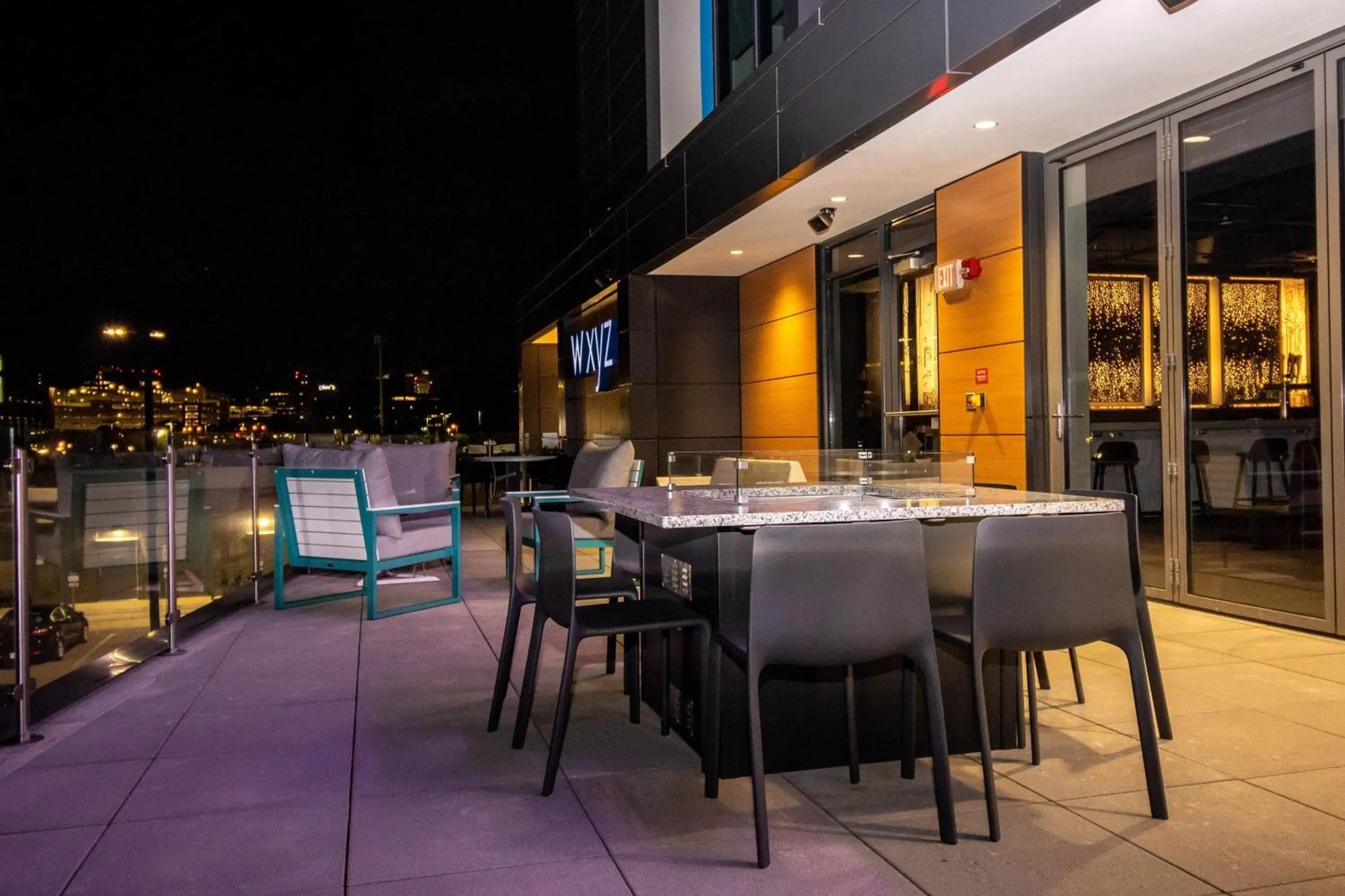 Lounge or bar in Aloft St. Louis Cortex