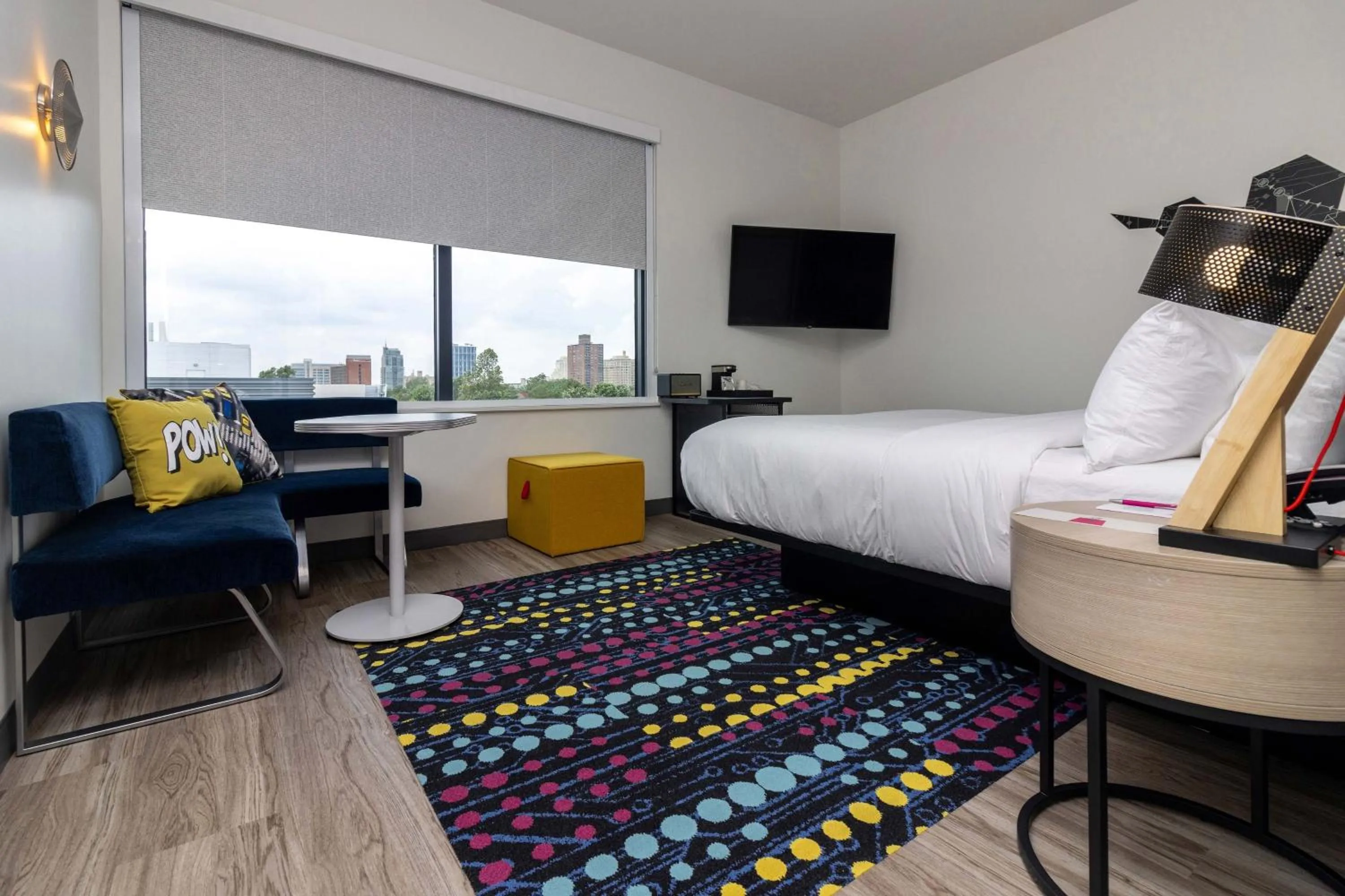 Photo of the whole room, Bed in Aloft St. Louis Cortex