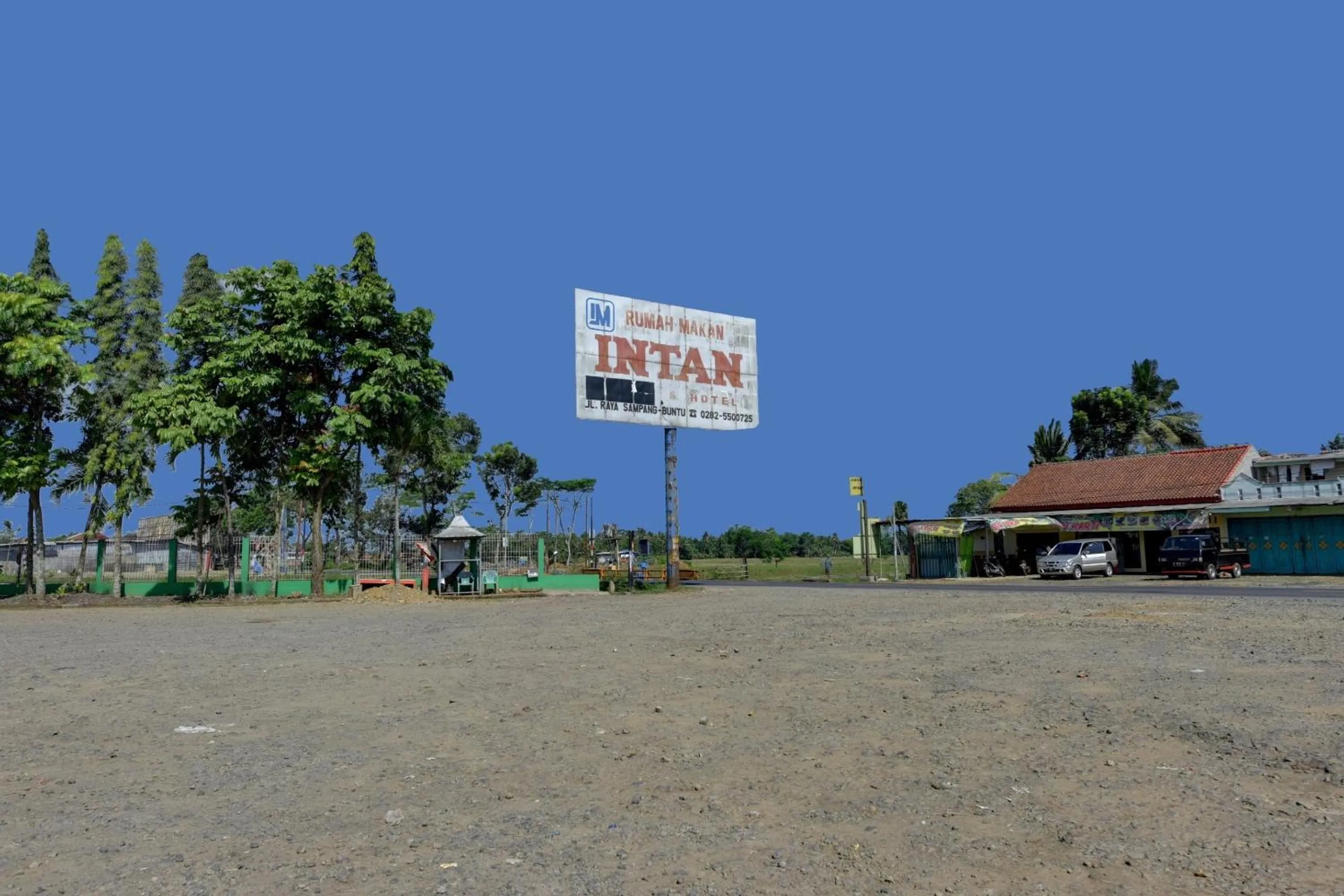 Facade/entrance in Hotel O Intan