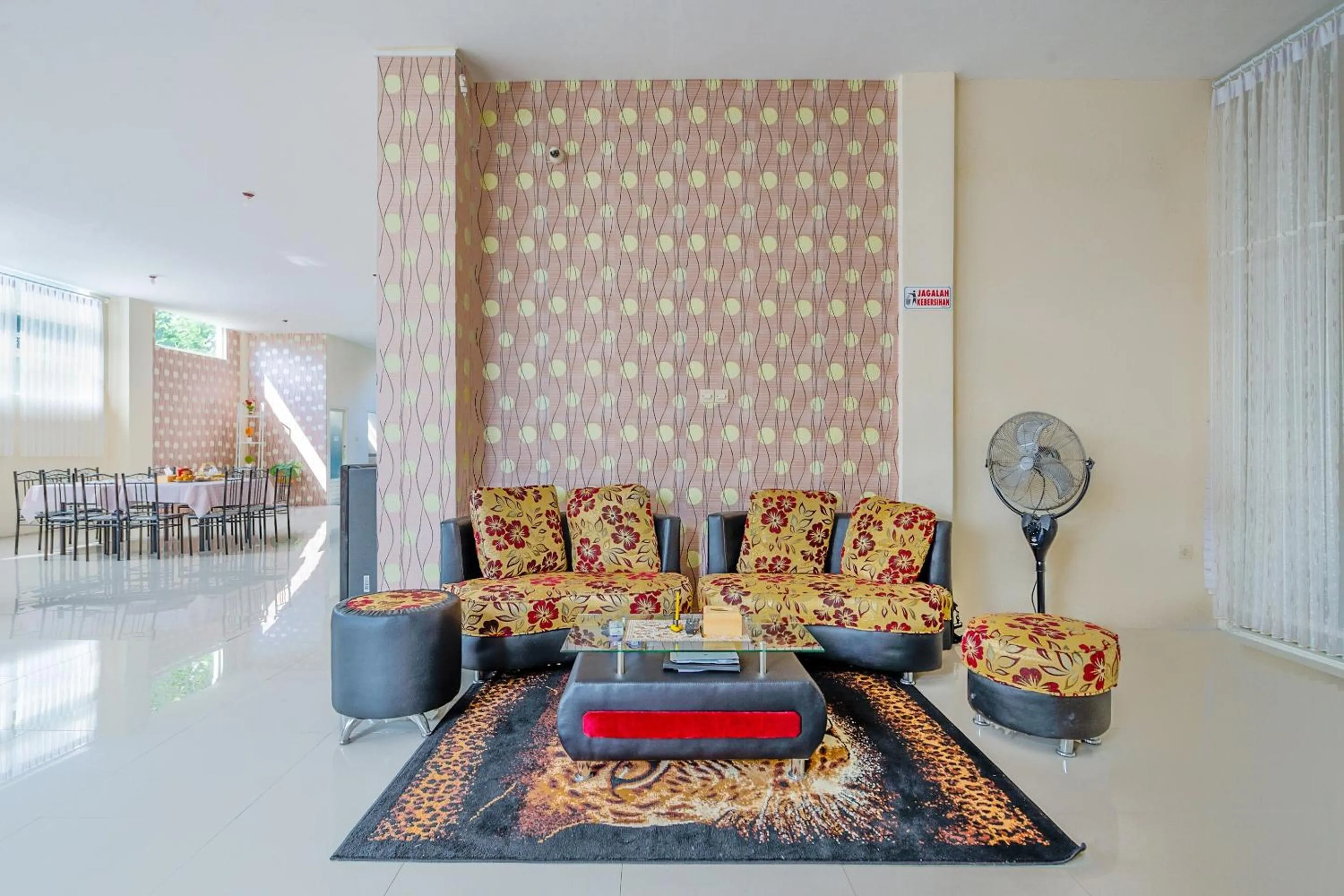 Lobby or reception in OYO 3434 Penginapan Keluarga Syariah