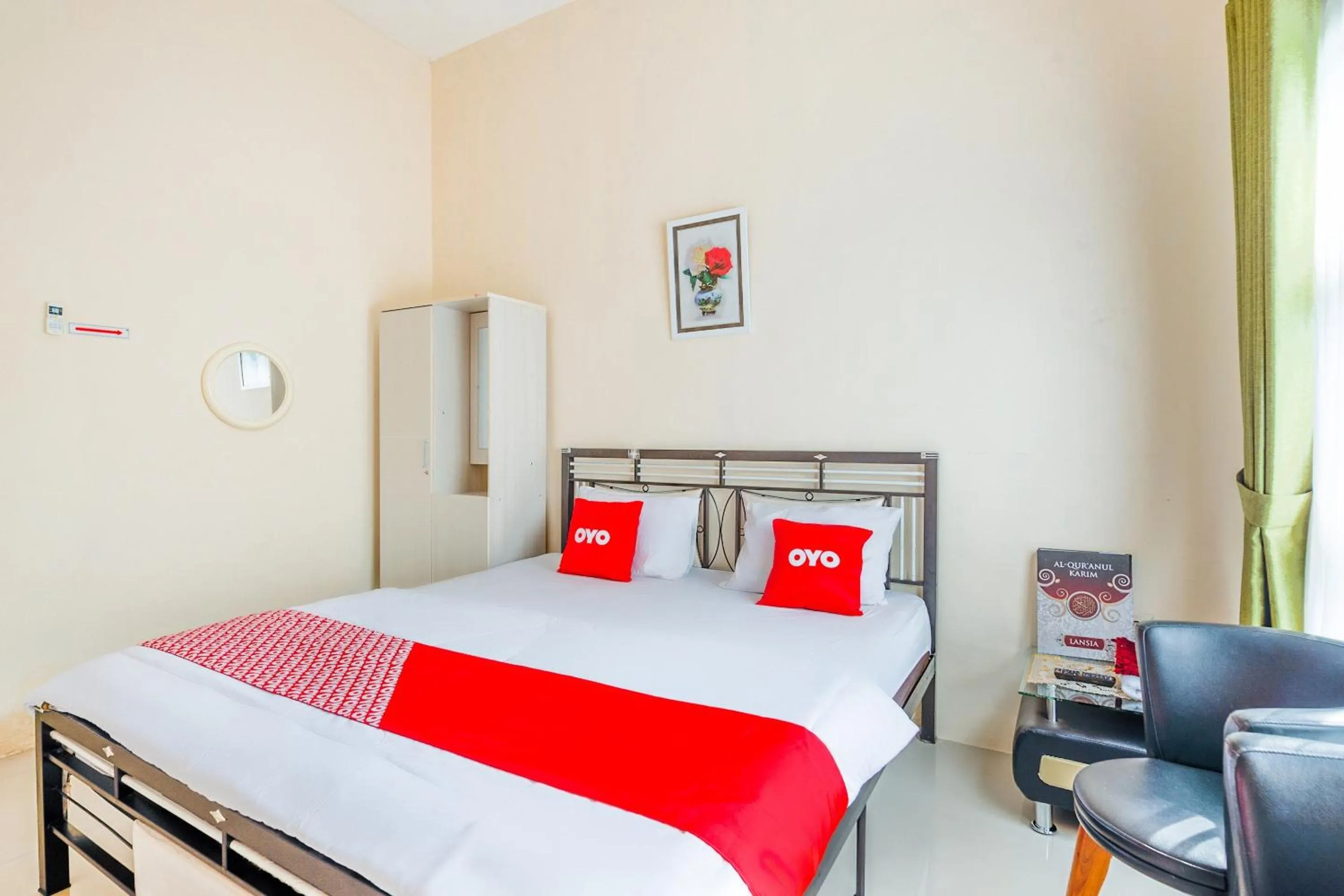 Bedroom, Bed in OYO 3434 Penginapan Keluarga Syariah