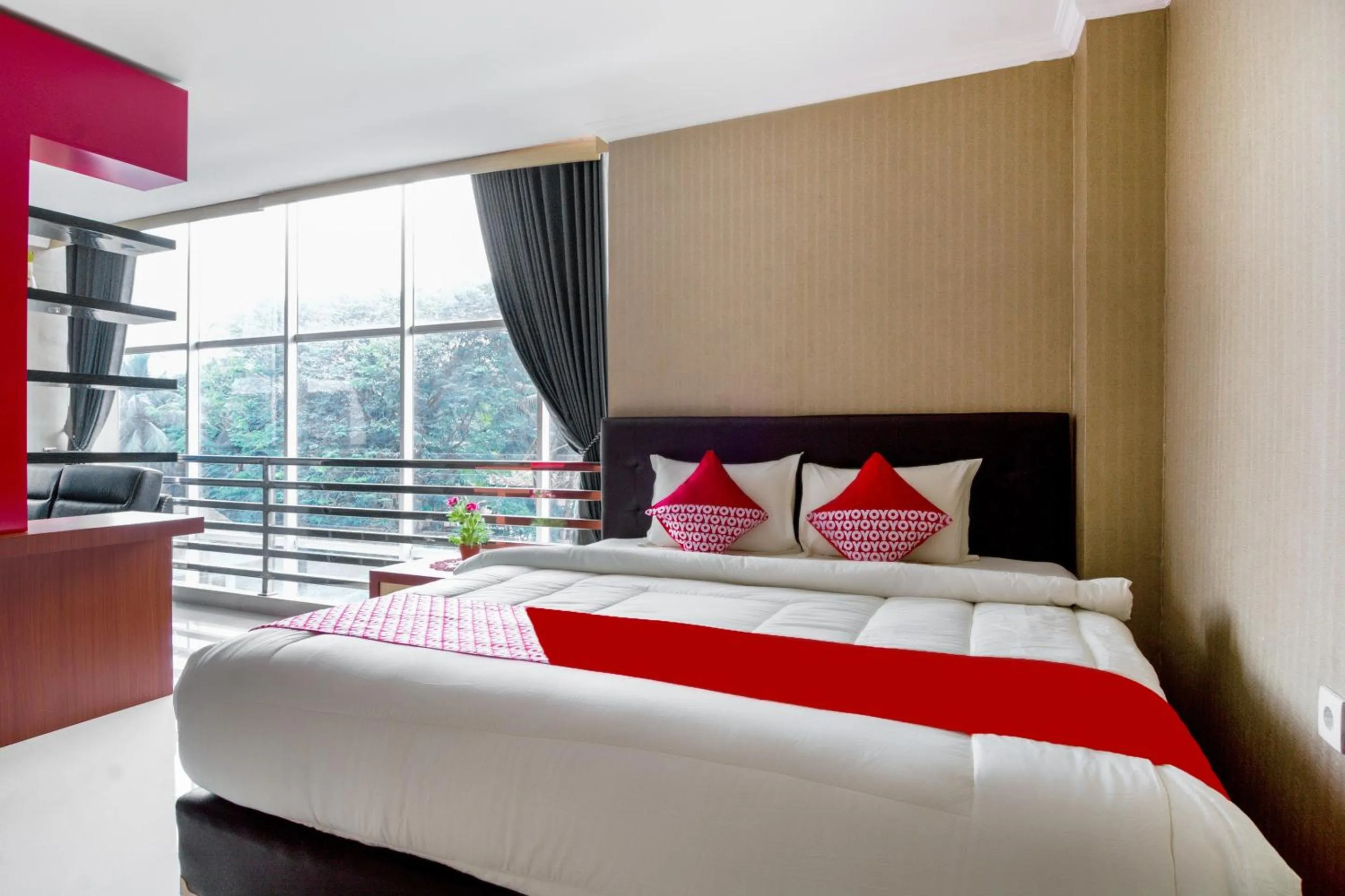 Bedroom, Bed in Collection O 3431 Hotel Alpha Bandara