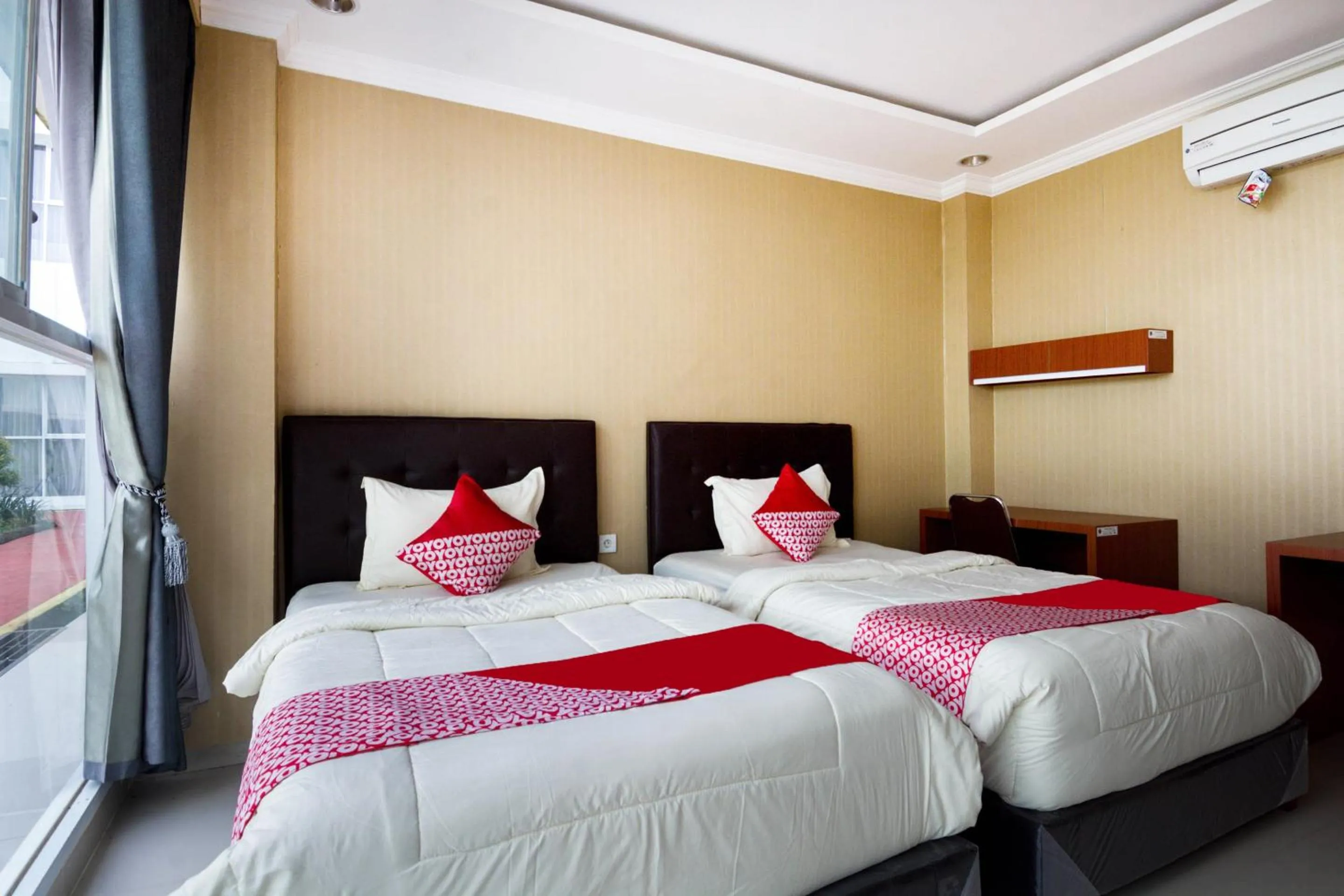 Bedroom, Bed in Collection O 3431 Hotel Alpha Bandara