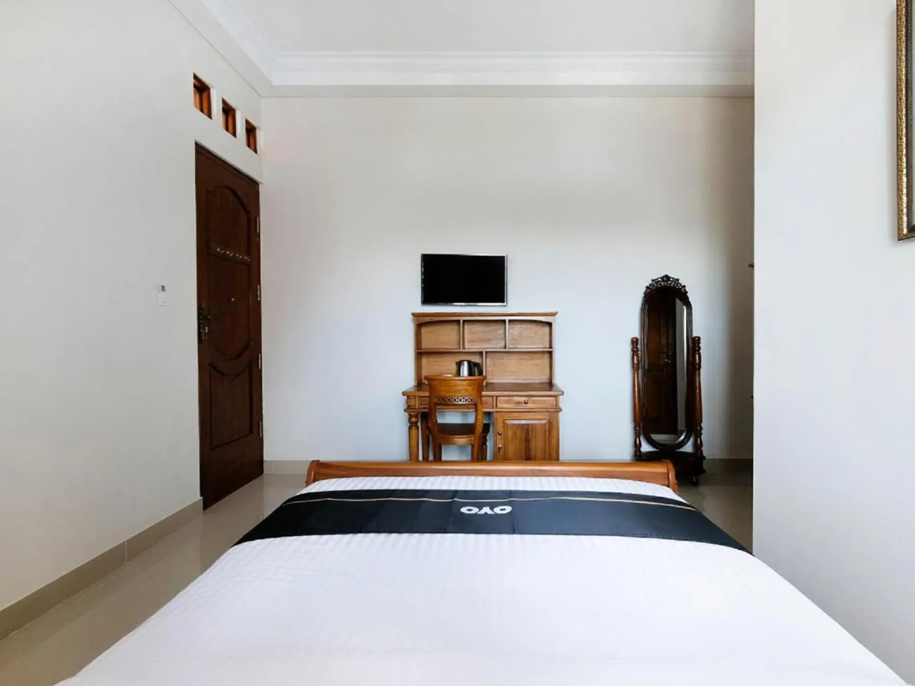 Bedroom, Bed in Collection O 3468 Ndalem Gusti Ayu