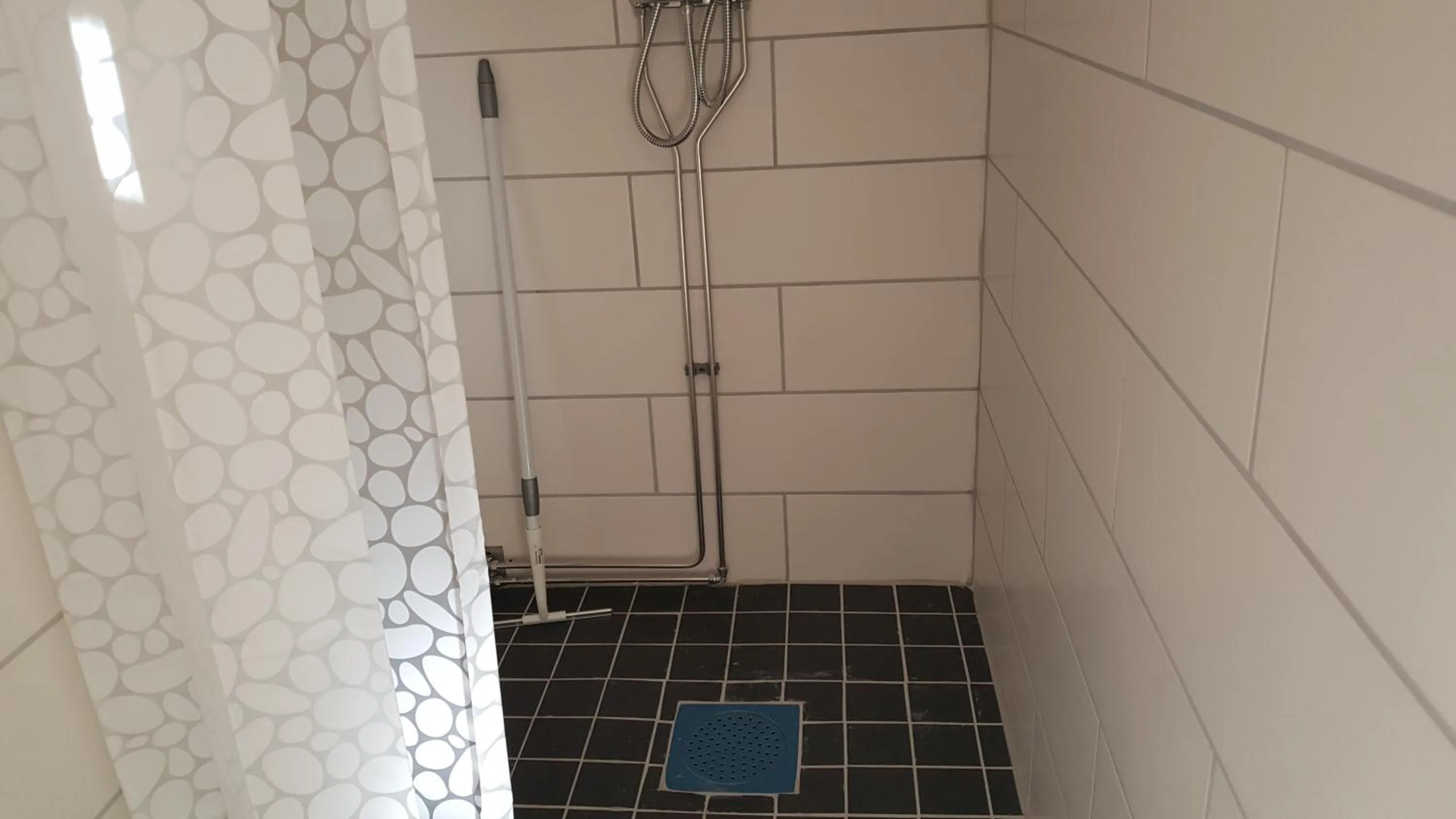 Shower in SJÖTORPS HOSTEL