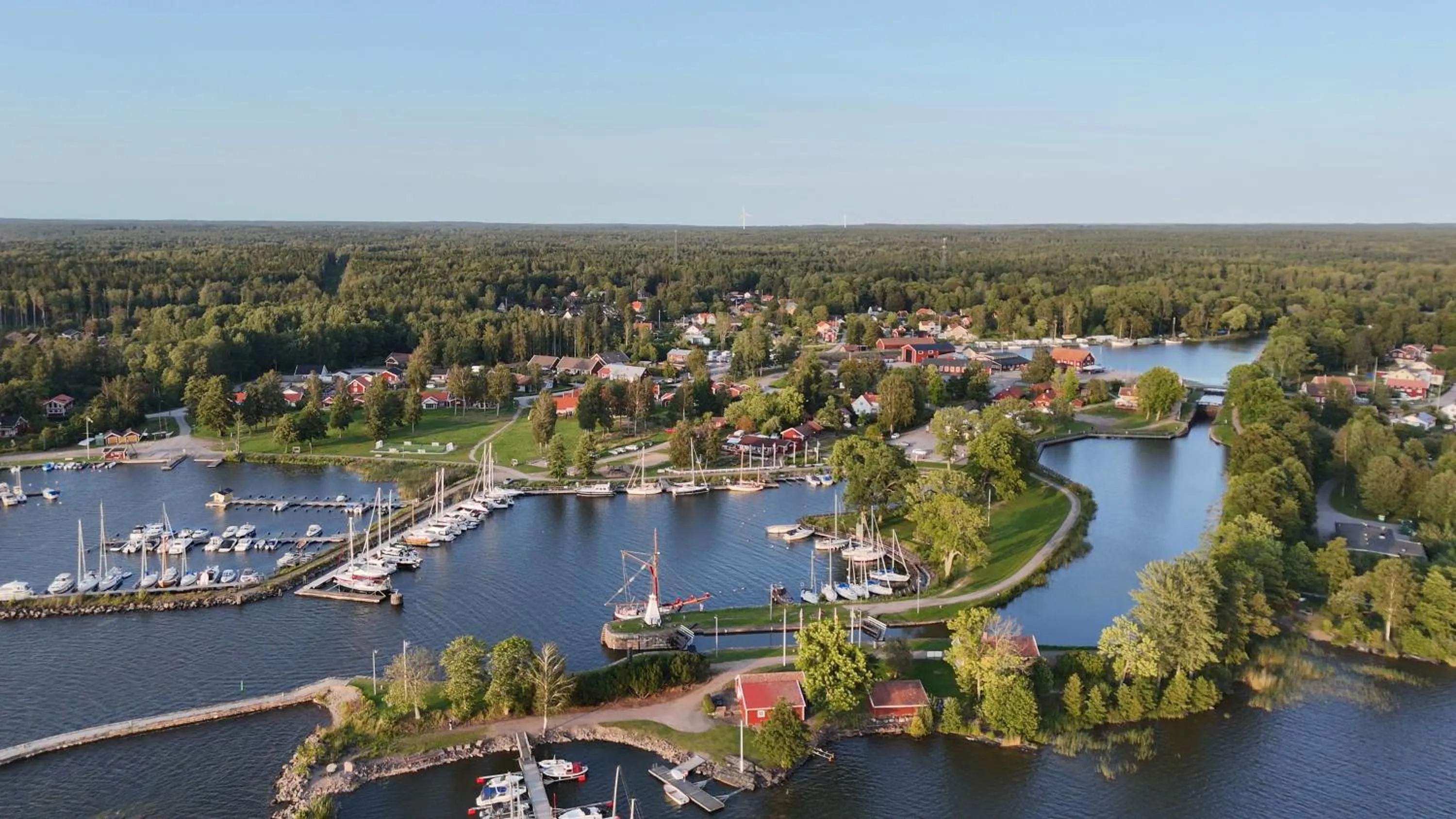Beach in SJÖTORPS HOSTEL