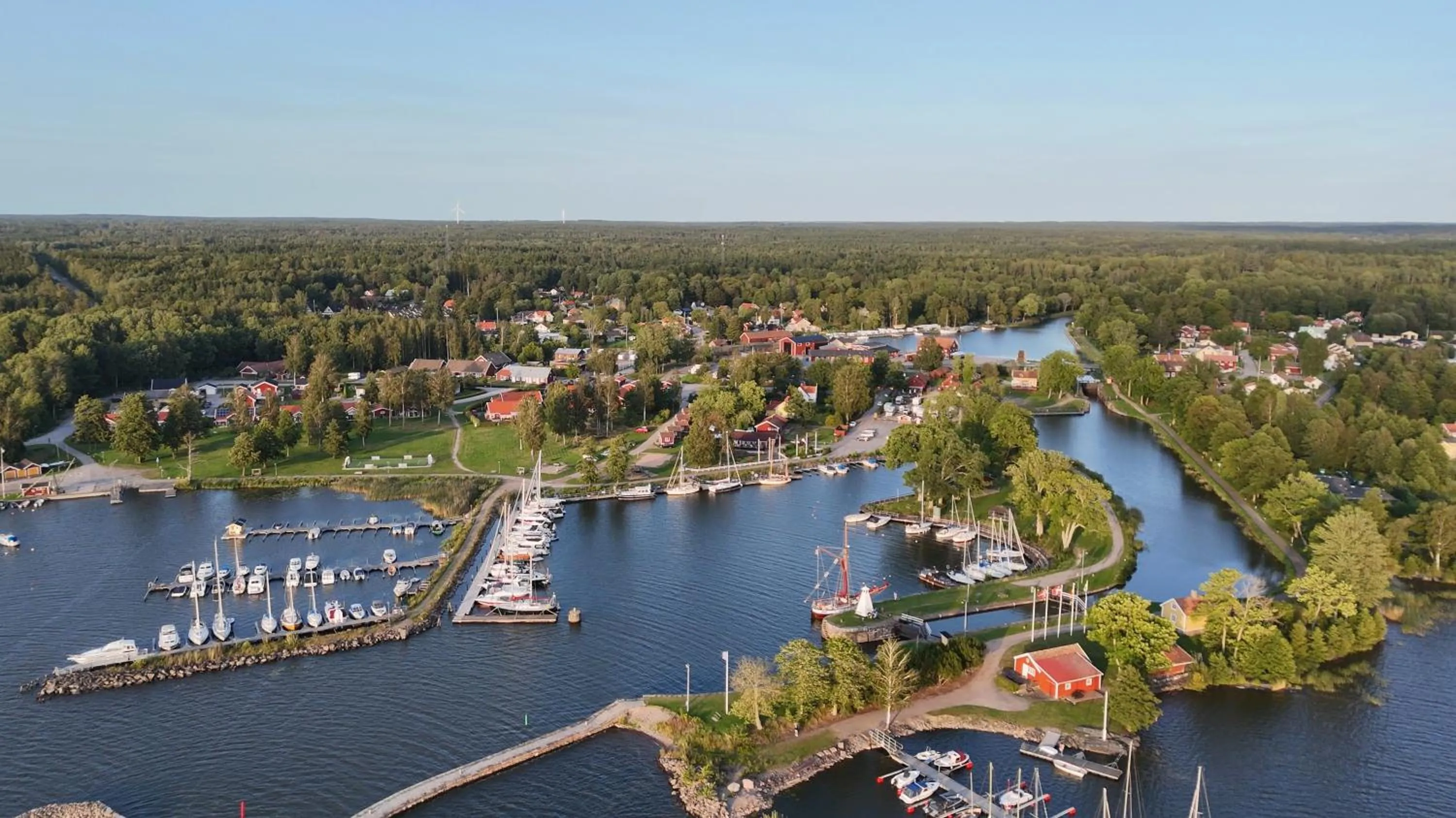 Beach in SJÖTORPS HOSTEL