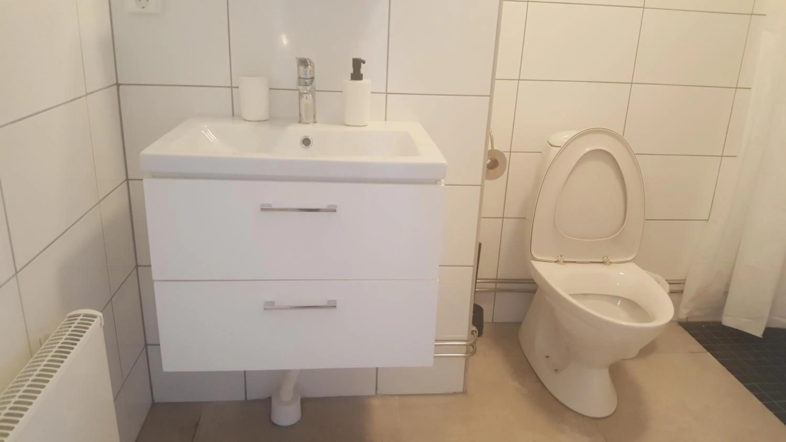 Bathroom in SJÖTORPS HOSTEL