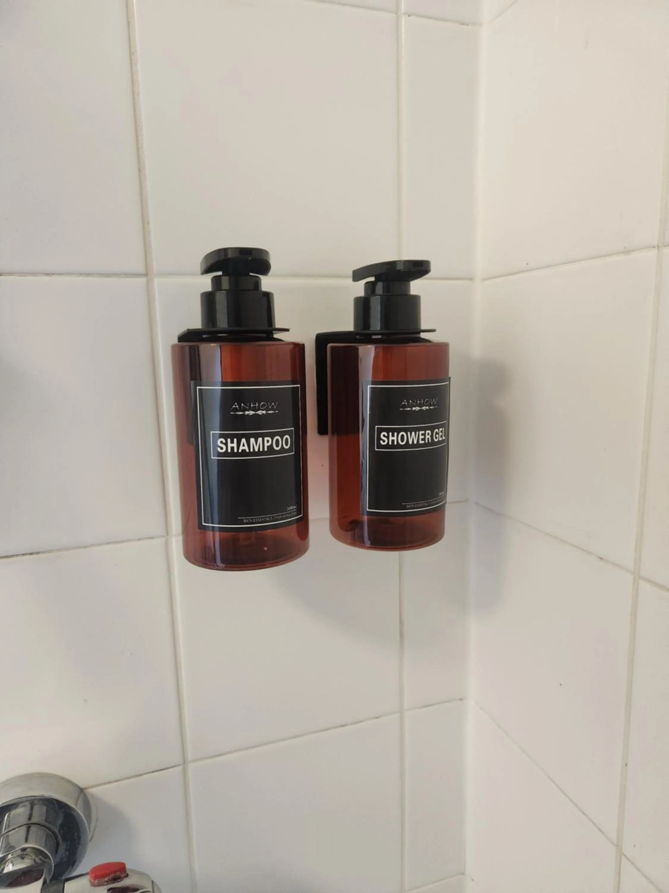 Bathroom in Langley Inn