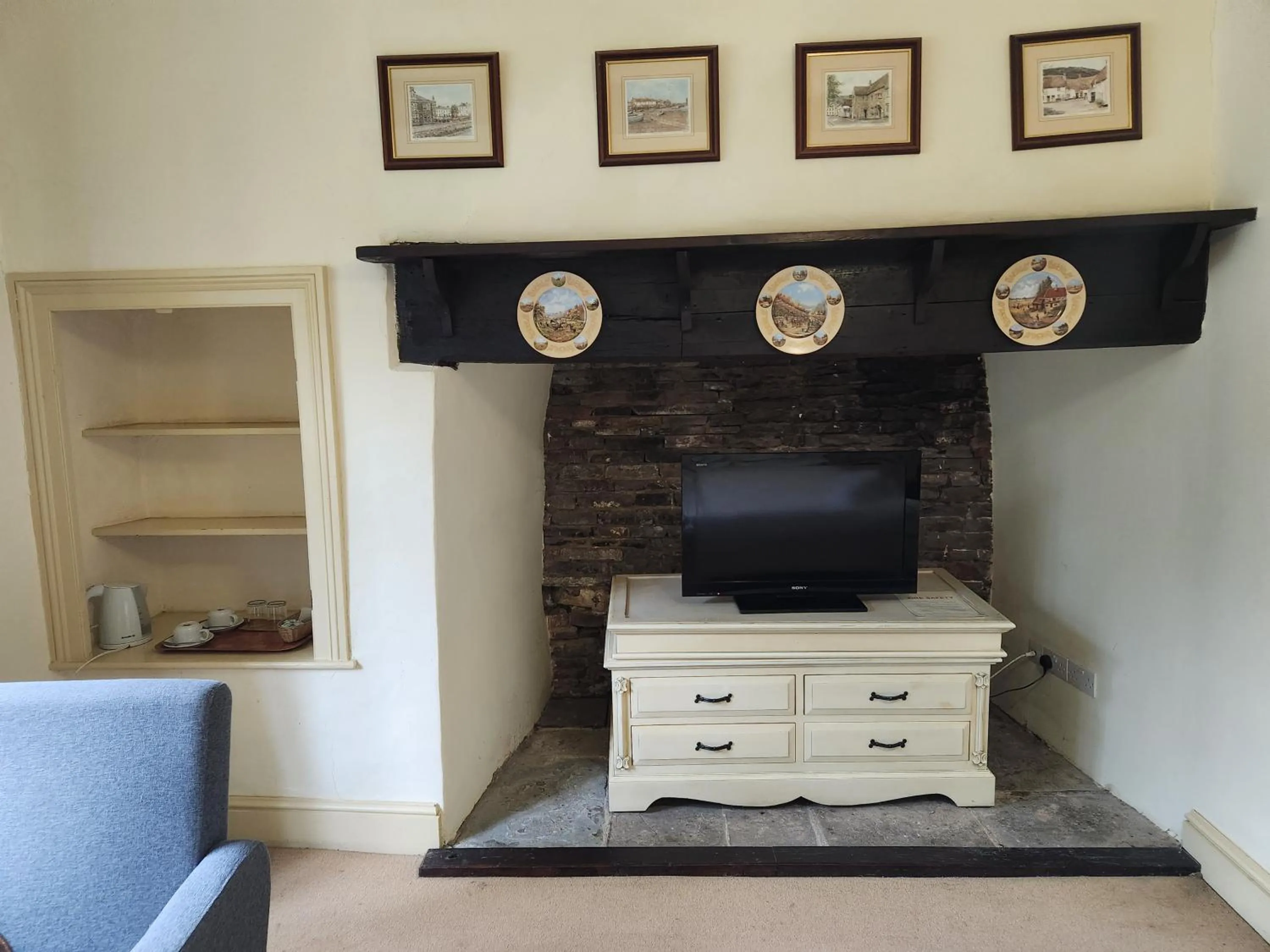 TV and multimedia in Langley Inn