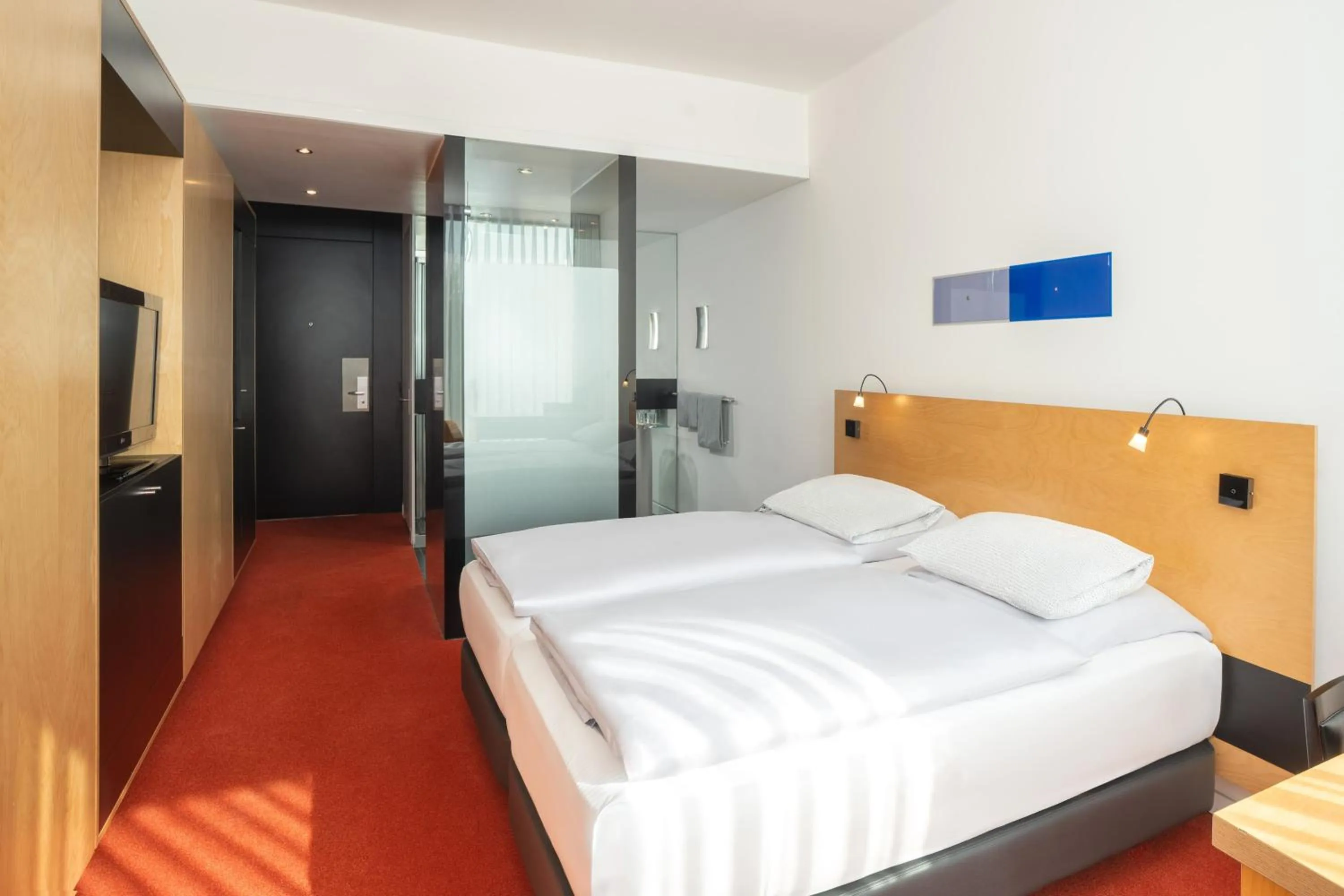 Property building, Bed in INNSiDE by Meliá Düsseldorf Seestern