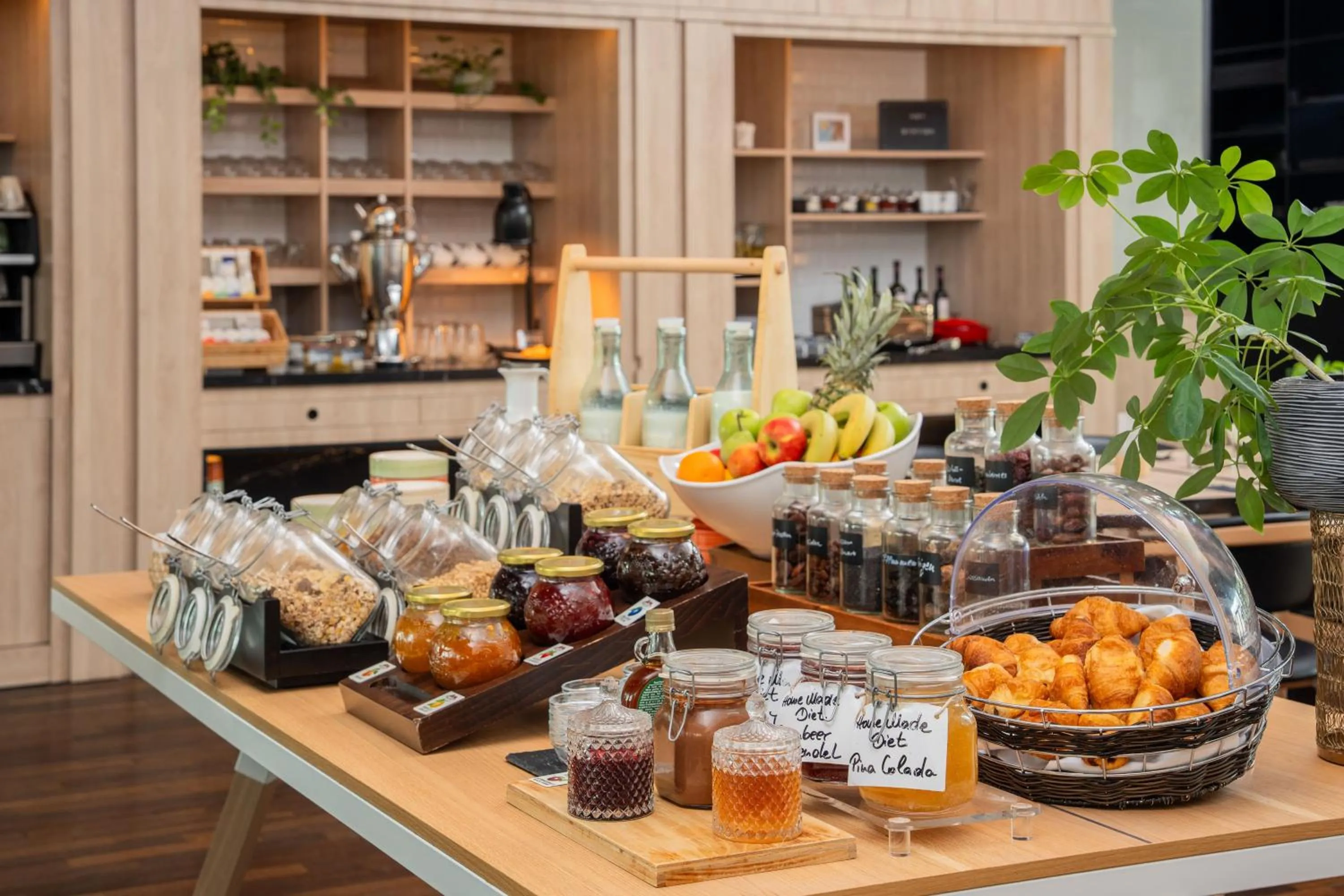 Food and drinks in INNSiDE by Meliá Düsseldorf Seestern