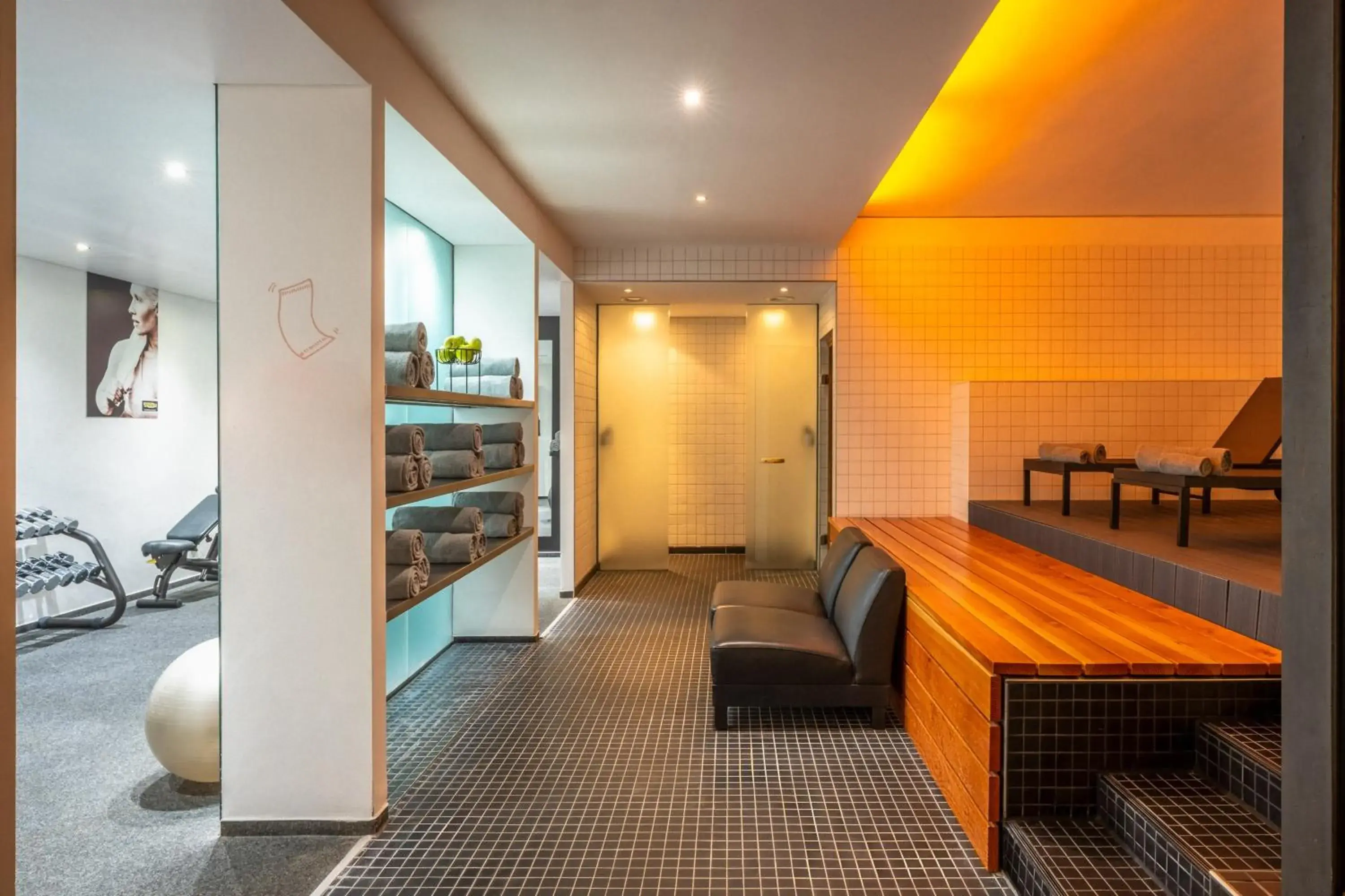 Fitness centre/facilities, Bed in INNSiDE by Meliá Düsseldorf Seestern Fitness centre/facilities, Bed in INNSiDE by Meliá Düsseldorf Seestern