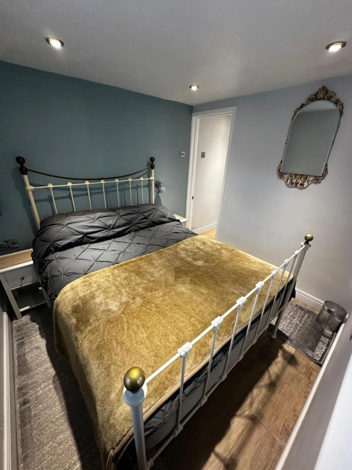 Bedroom, Bed in Bath Boating Station