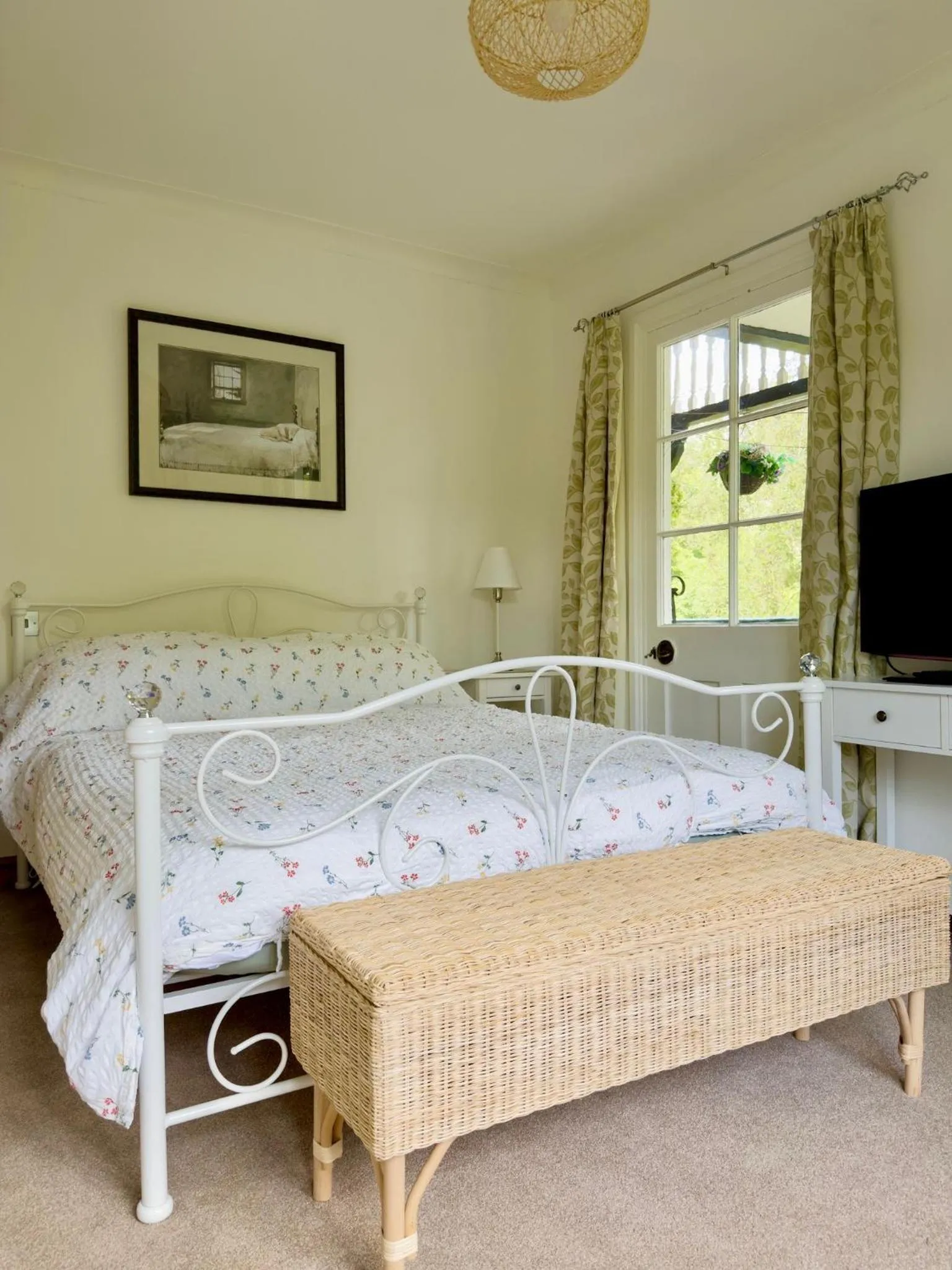 Bedroom, Bed in Bath Boating Station