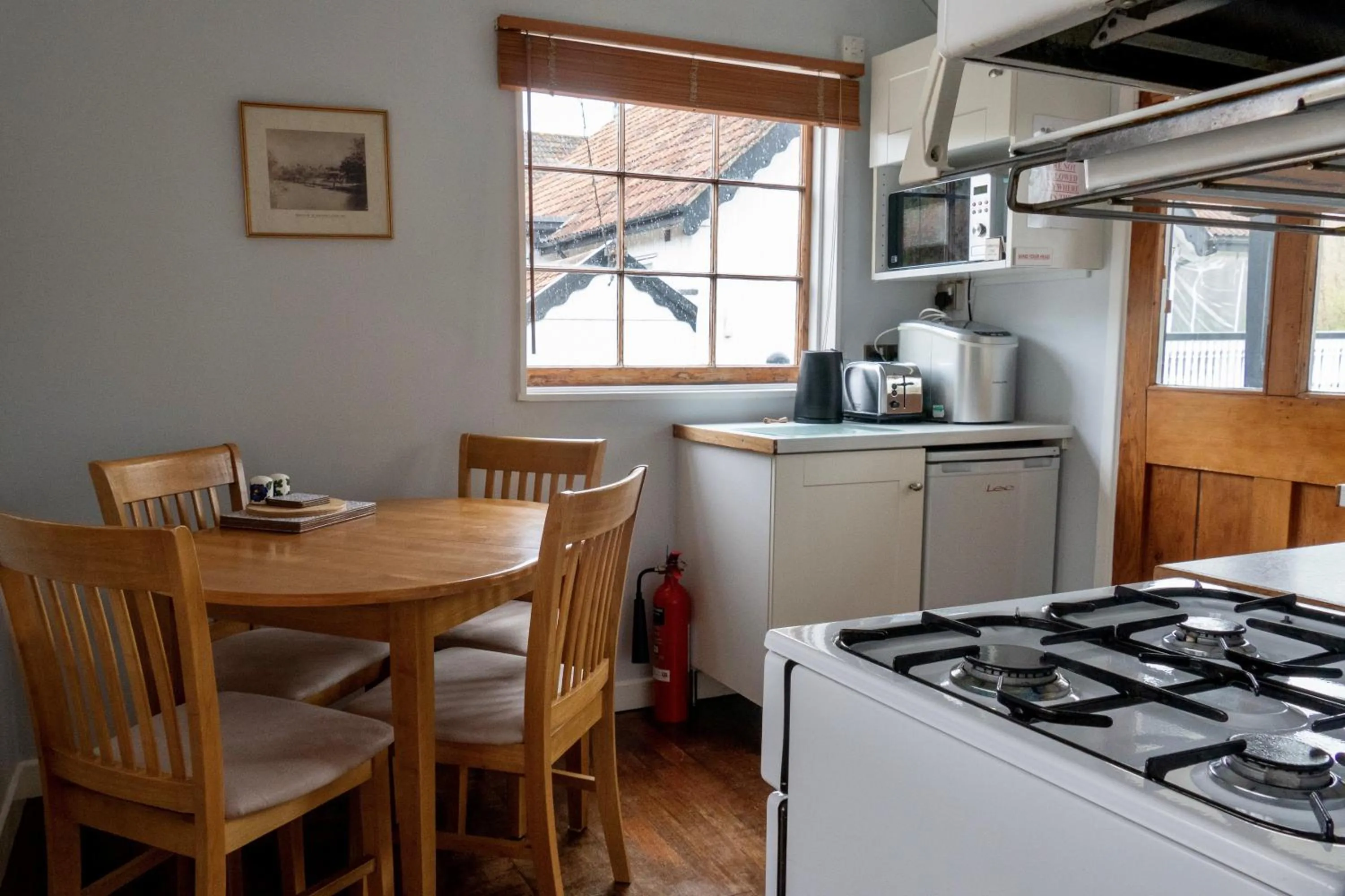 Kitchen or kitchenette in Bath Boating Station