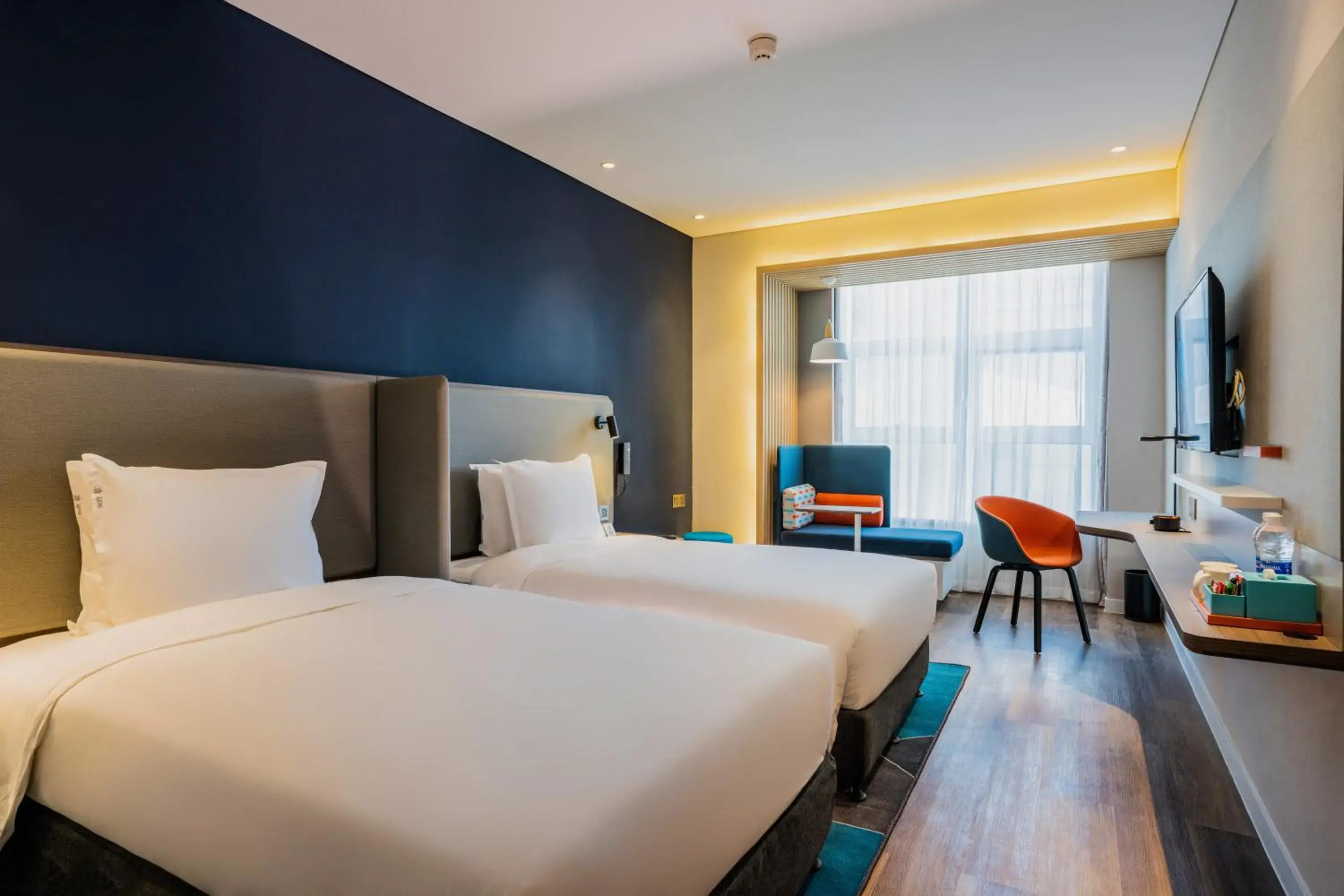 Standard Twin Room with City View in Holiday Inn Express Urumqi Station by IHG Standard Twin Room with City View in Holiday Inn Express Urumqi Station by IHG