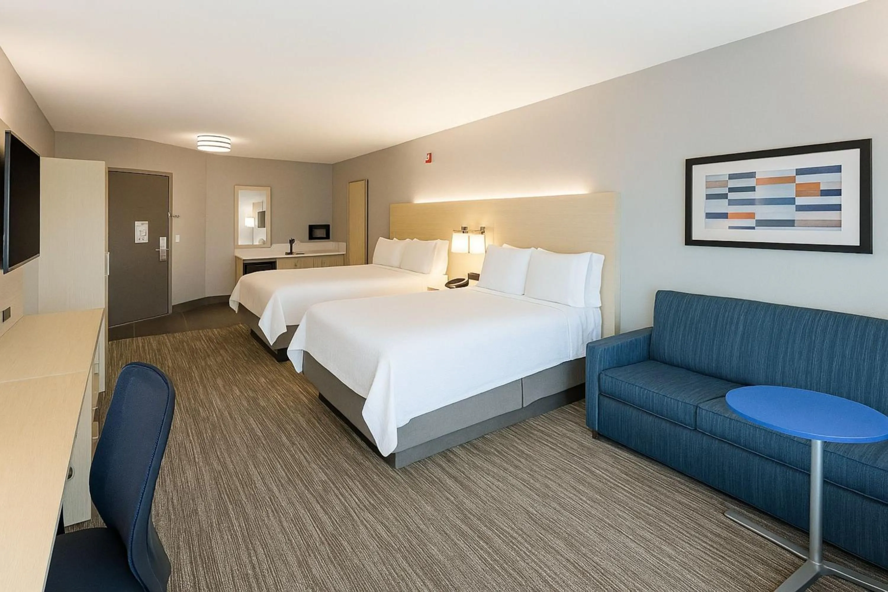 Photo of the whole room, Bed in Holiday Inn Express & Suites Ft Myers Beach-Sanibel Gateway by IHG