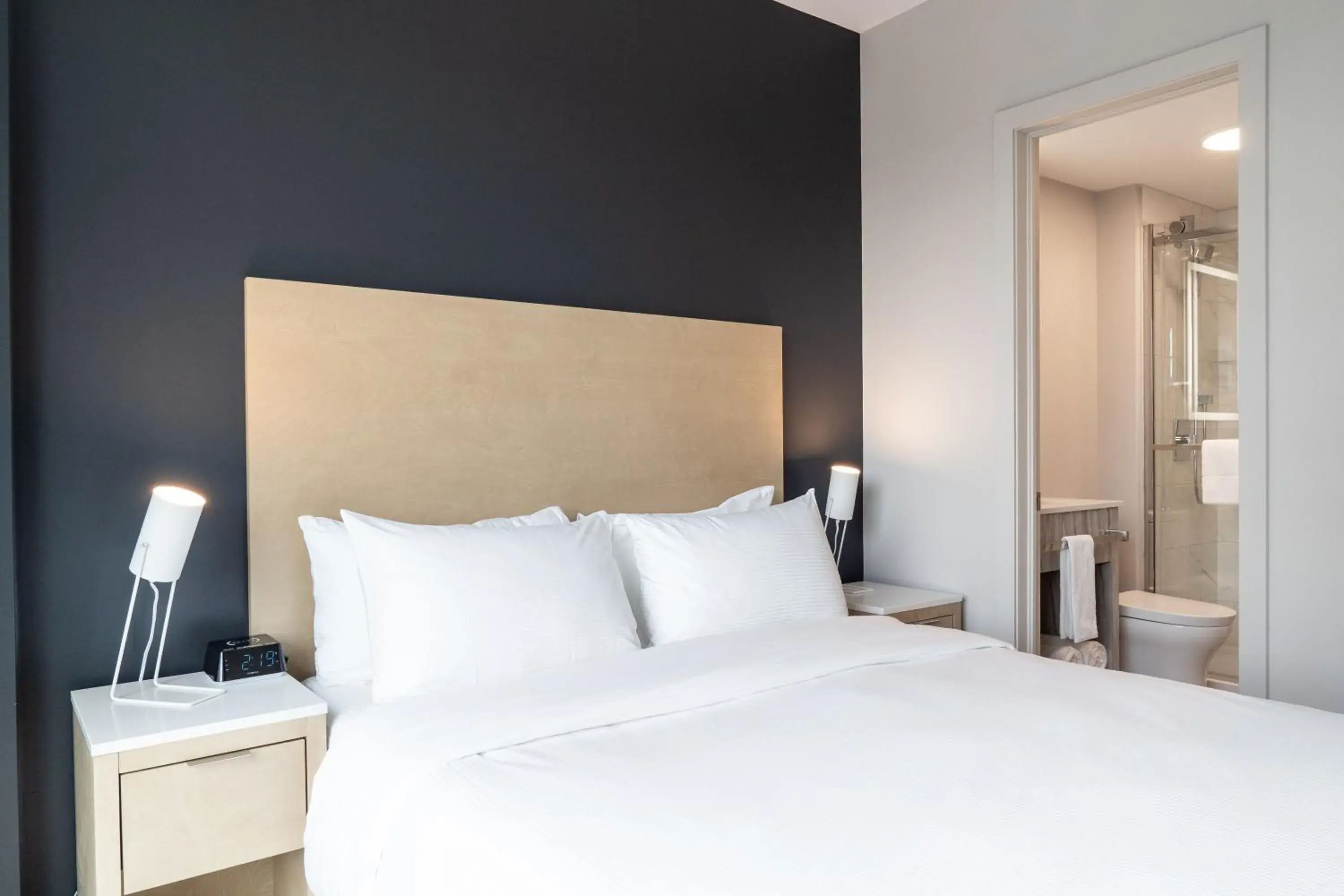 City view, Bed in Griffintown Hôtel City view, Bed in Griffintown Hôtel