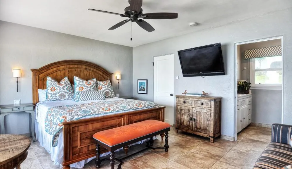 Bed in Beachcomber Inn