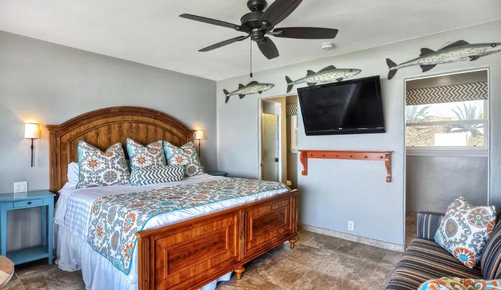 Bed in Beachcomber Inn