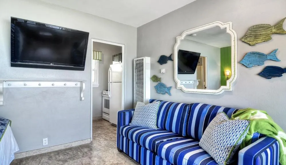 Bed in Beachcomber Inn