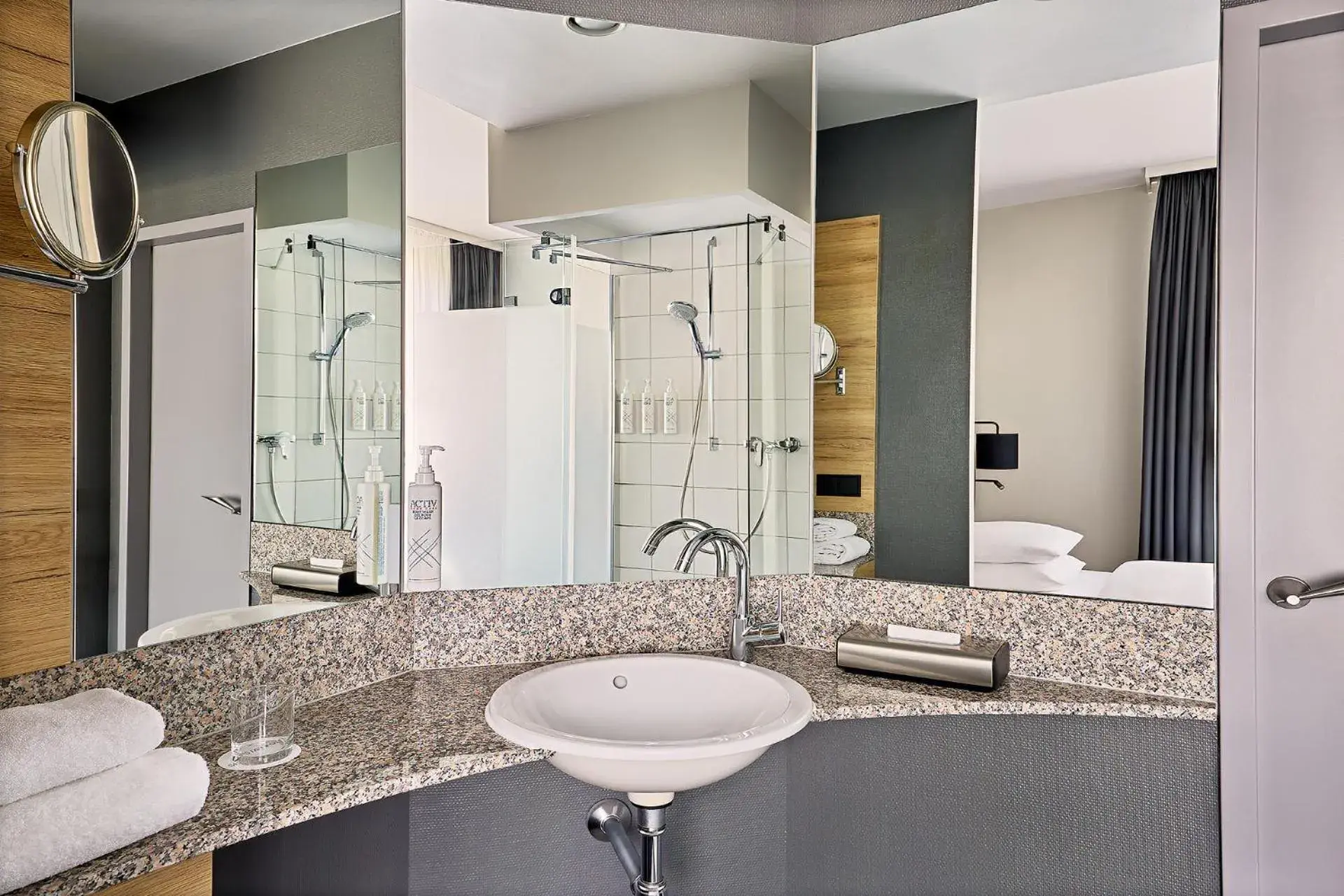 Bathroom in Four Points Flex by Sheraton Ratingen Düsseldorf Airport Bathroom in Four Points Flex by Sheraton Ratingen Düsseldorf Airport