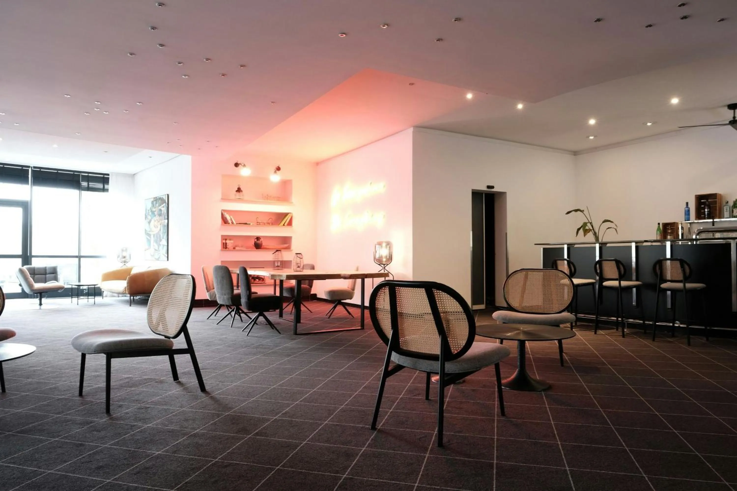 Lobby or reception in Four Points Flex by Sheraton Ratingen Düsseldorf Airport