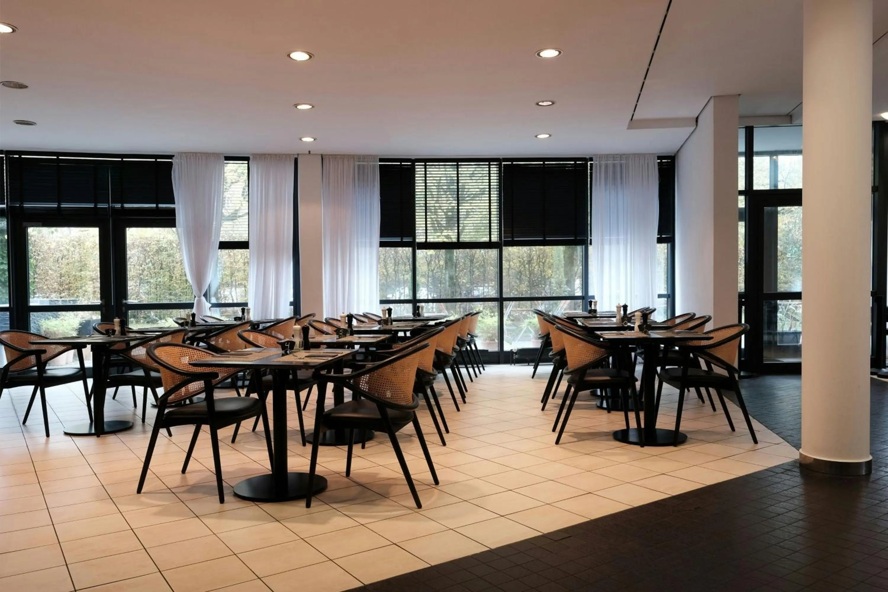 Restaurant/places to eat in Four Points Flex by Sheraton Ratingen Düsseldorf Airport