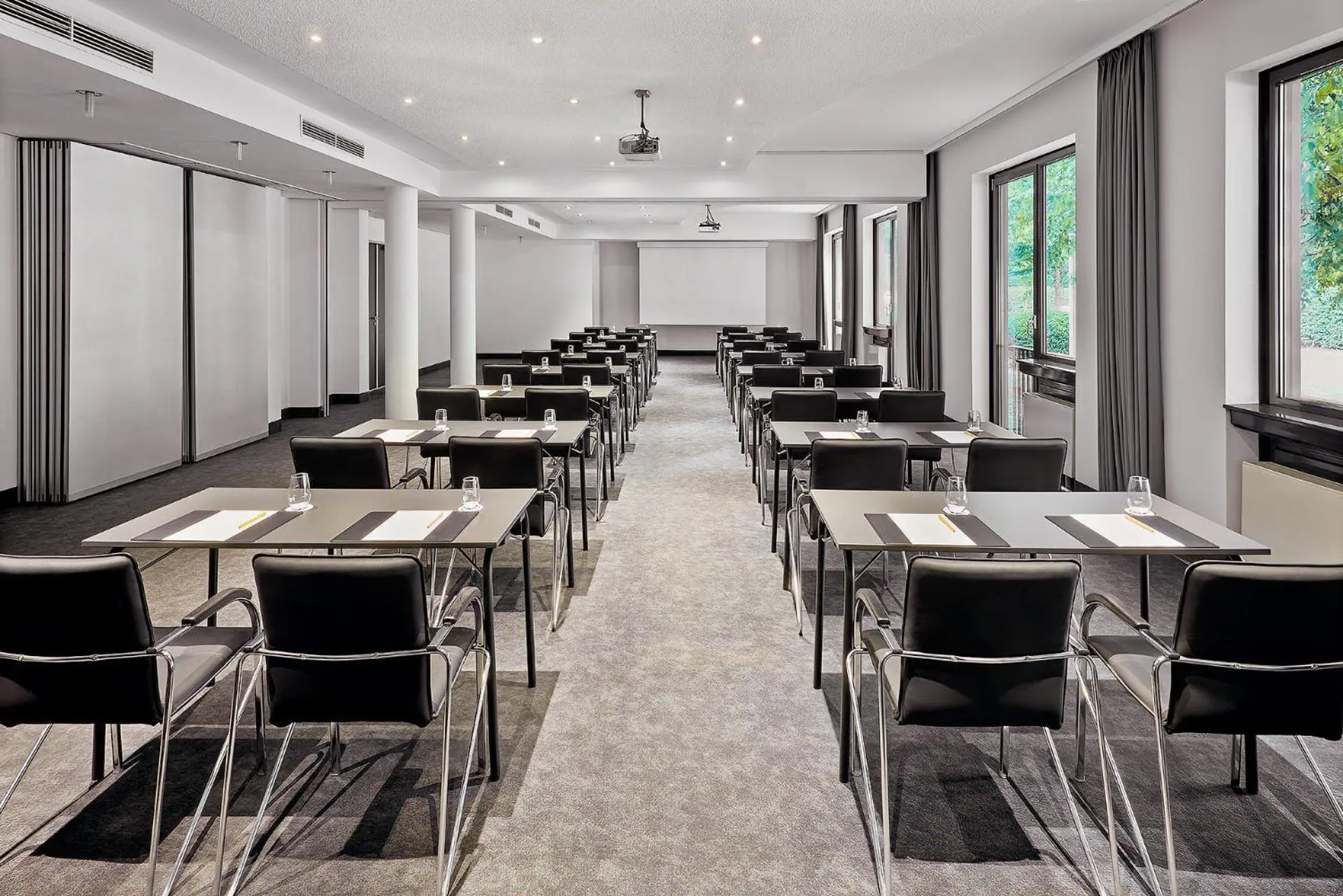 Meeting/conference room in Four Points Flex by Sheraton Ratingen Düsseldorf Airport