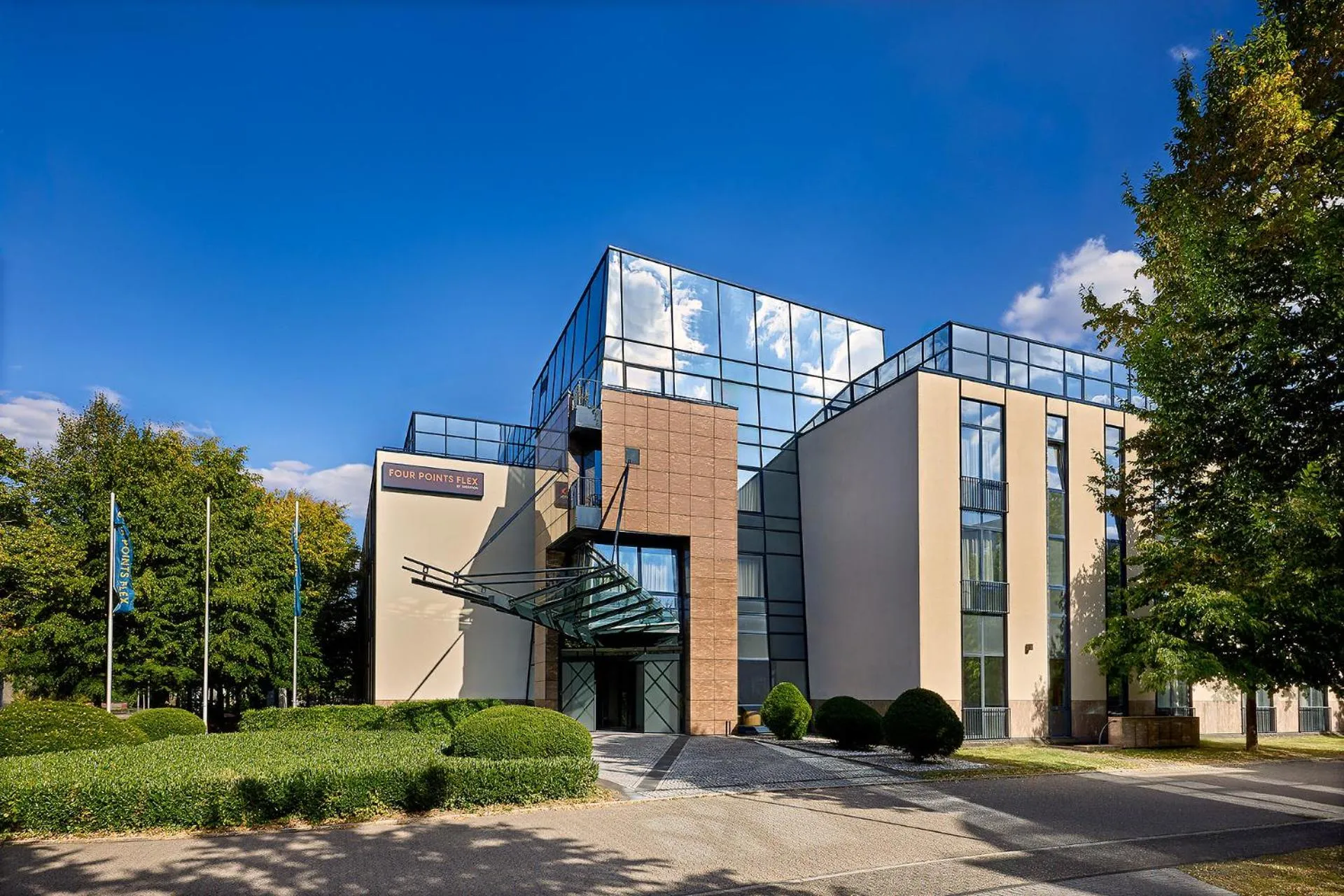 Property building in Four Points Flex by Sheraton Ratingen Düsseldorf Airport