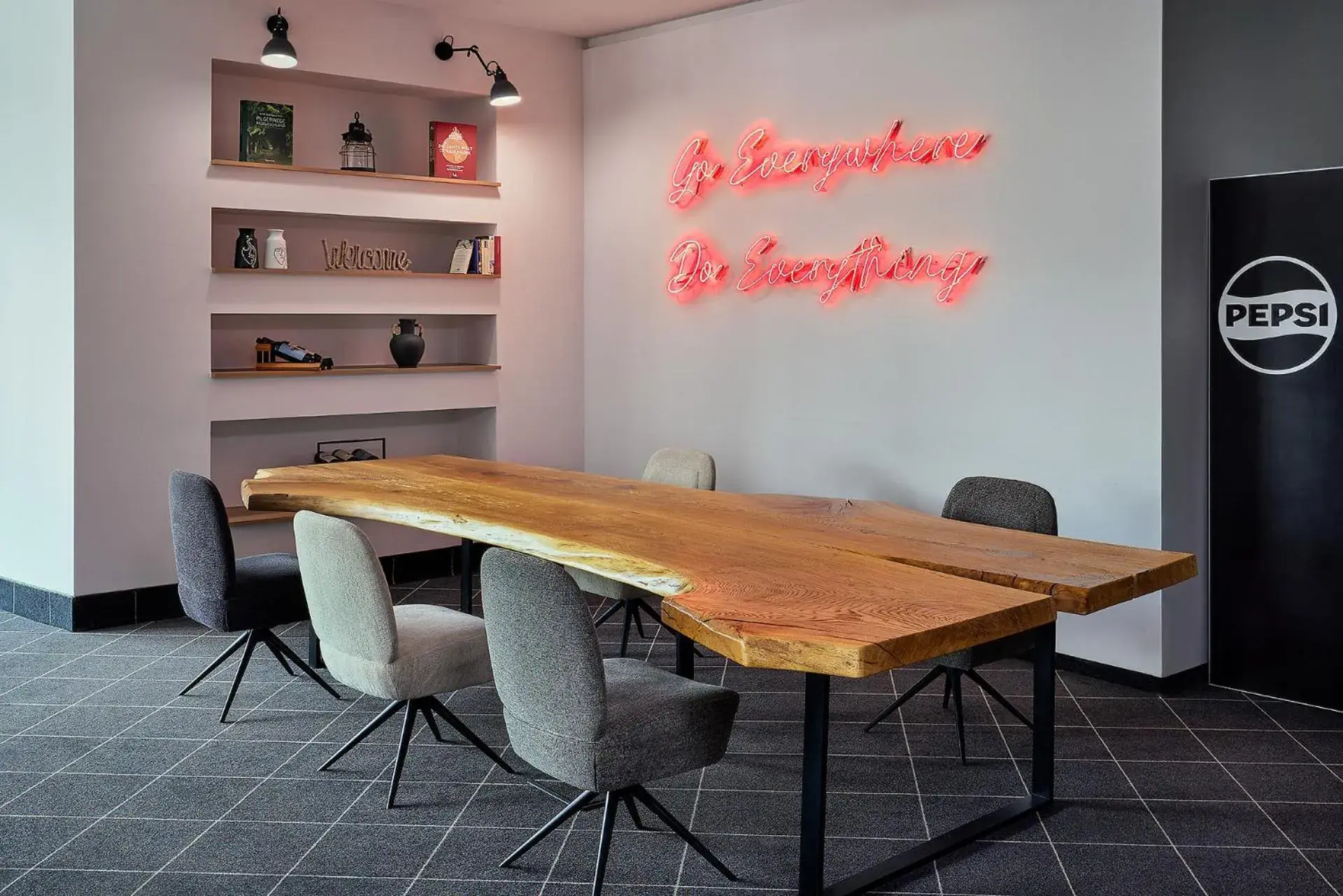 Lounge or bar in Four Points Flex by Sheraton Ratingen Düsseldorf Airport Lounge or bar in Four Points Flex by Sheraton Ratingen Düsseldorf Airport