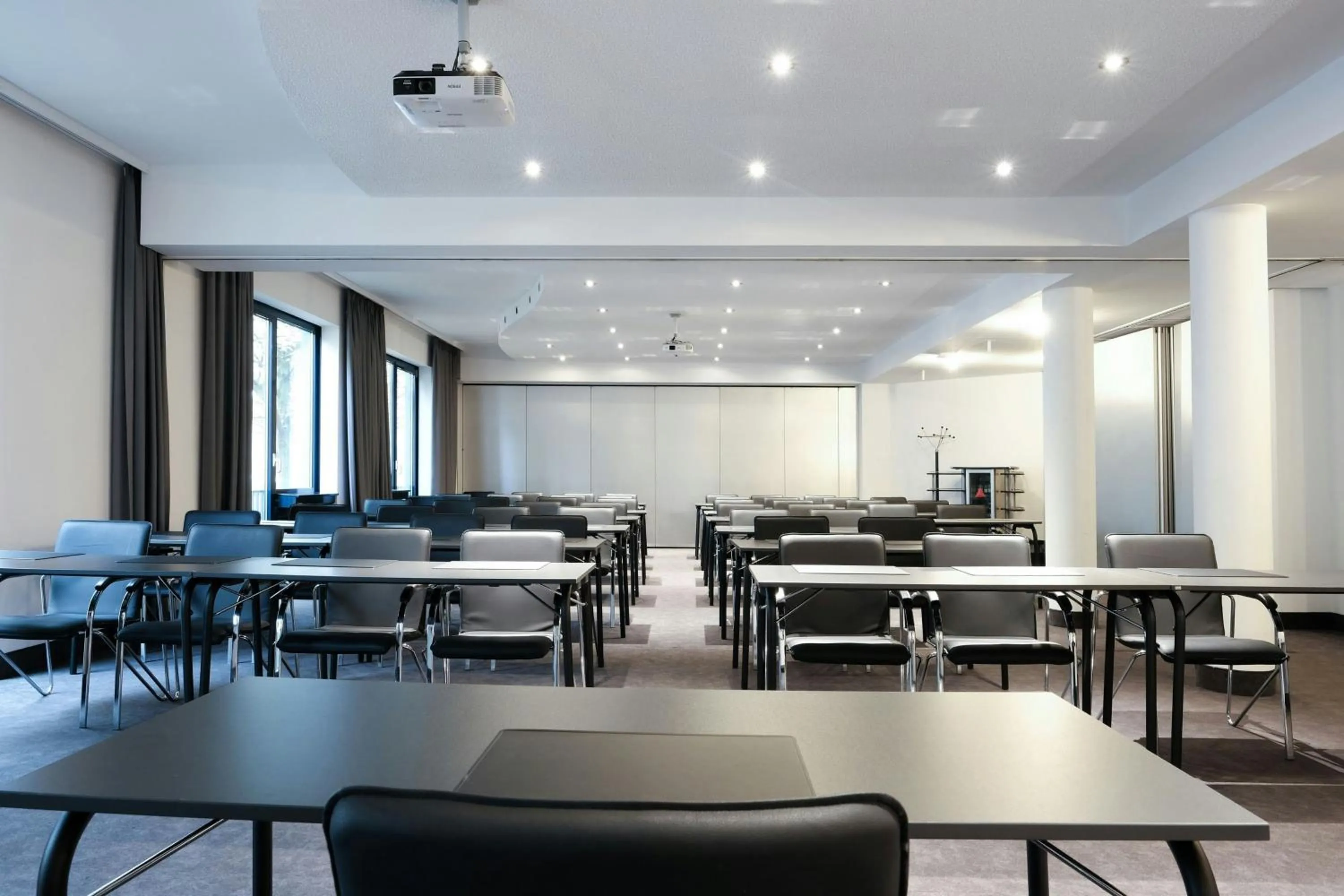 Meeting/conference room in Four Points Flex by Sheraton Ratingen Düsseldorf Airport