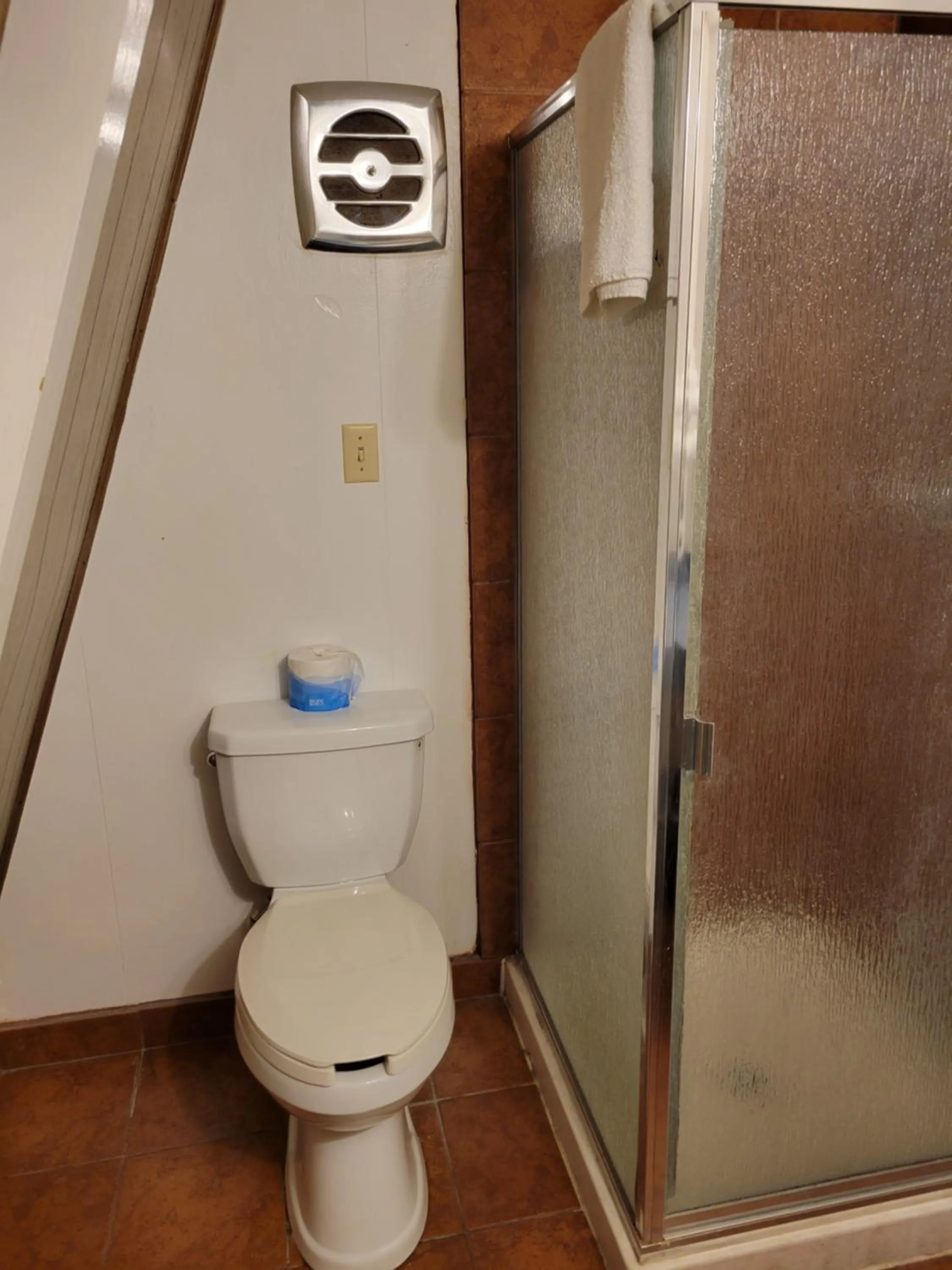 Family Room with Private Bathroom in The Ranch Motel