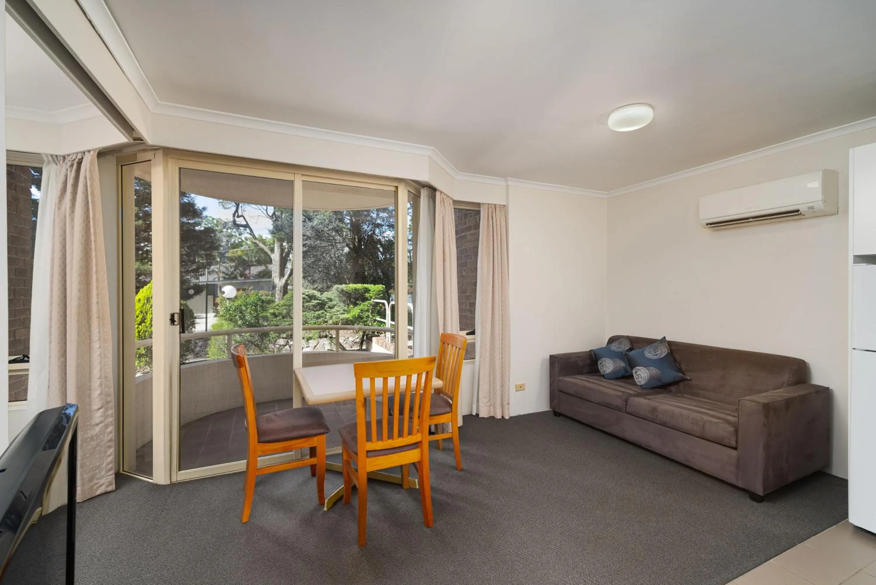Wahroonga Furnished Apartments