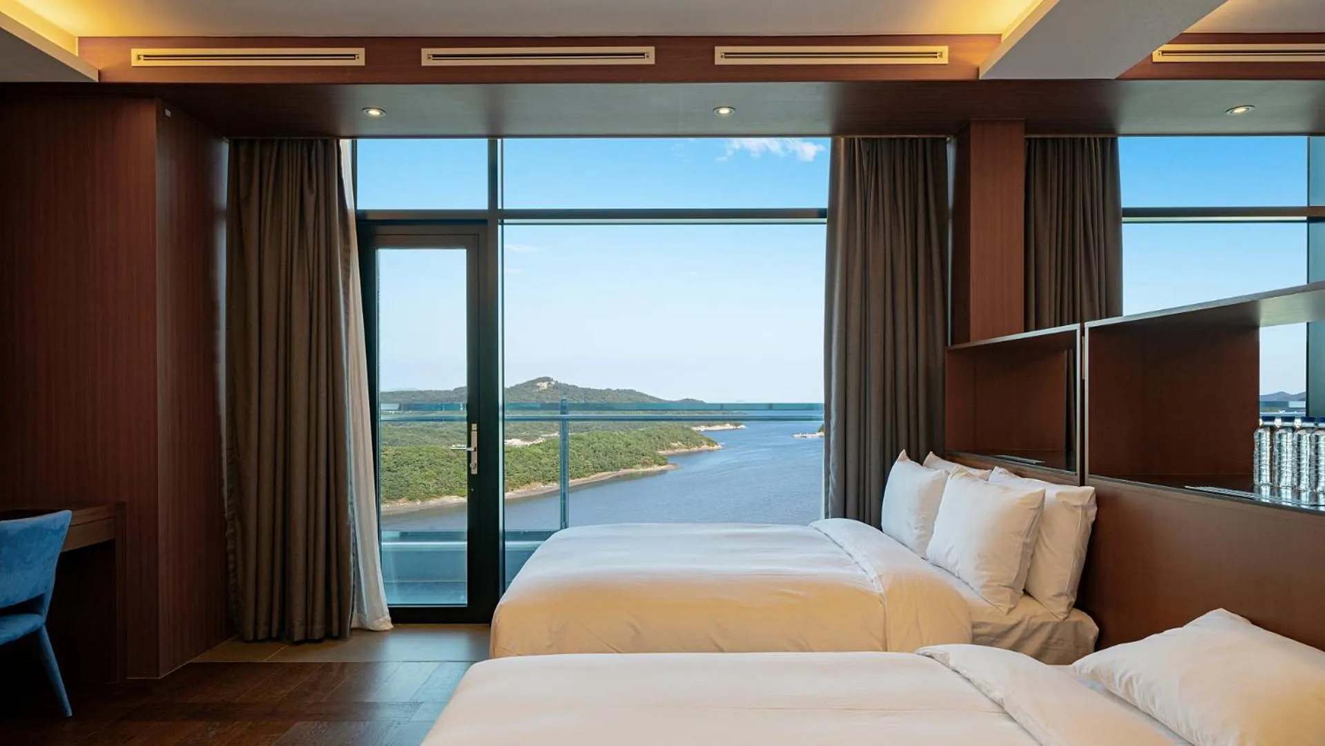 Bed in Hotel JCS Yeosu