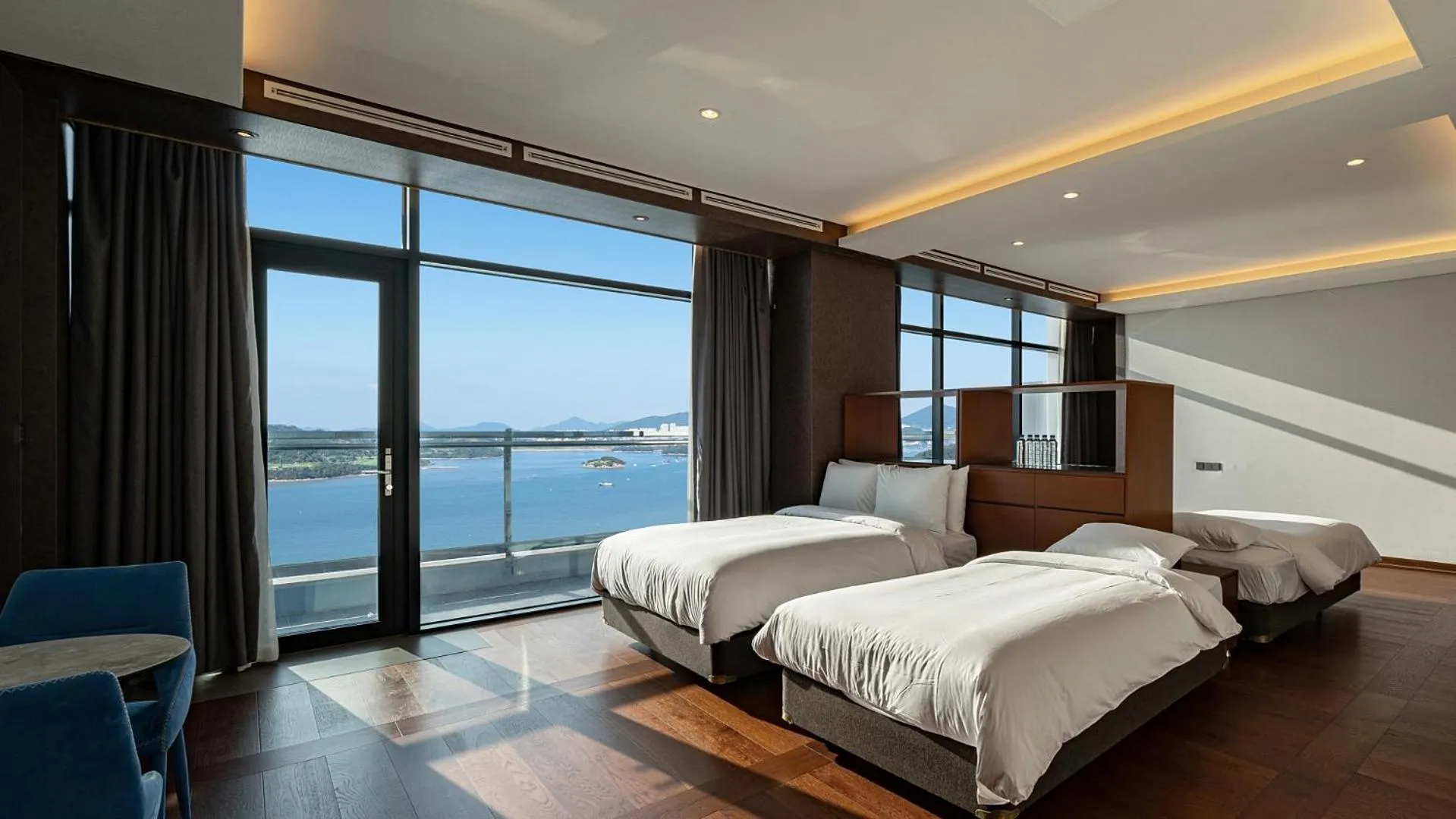 Bed in Hotel JCS Yeosu