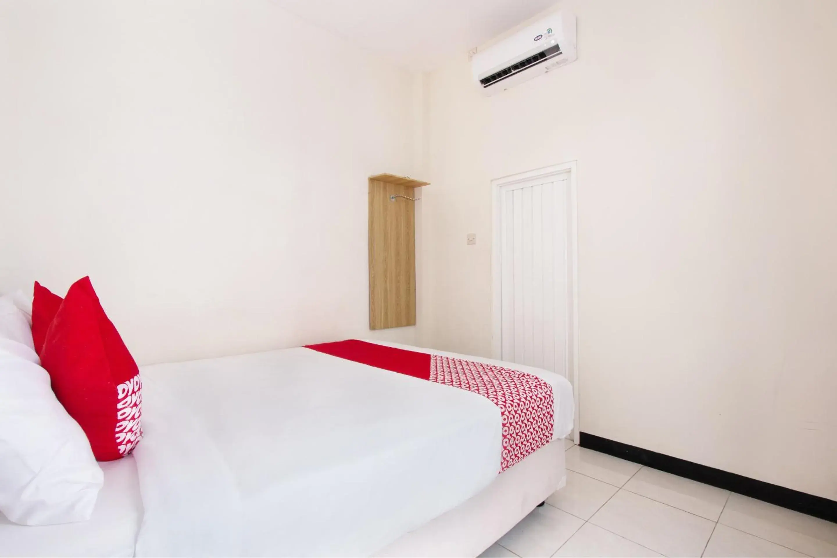 Bedroom, Bed in Hotel O Cozy Residence Syariah Bedroom, Bed in Hotel O Cozy Residence Syariah