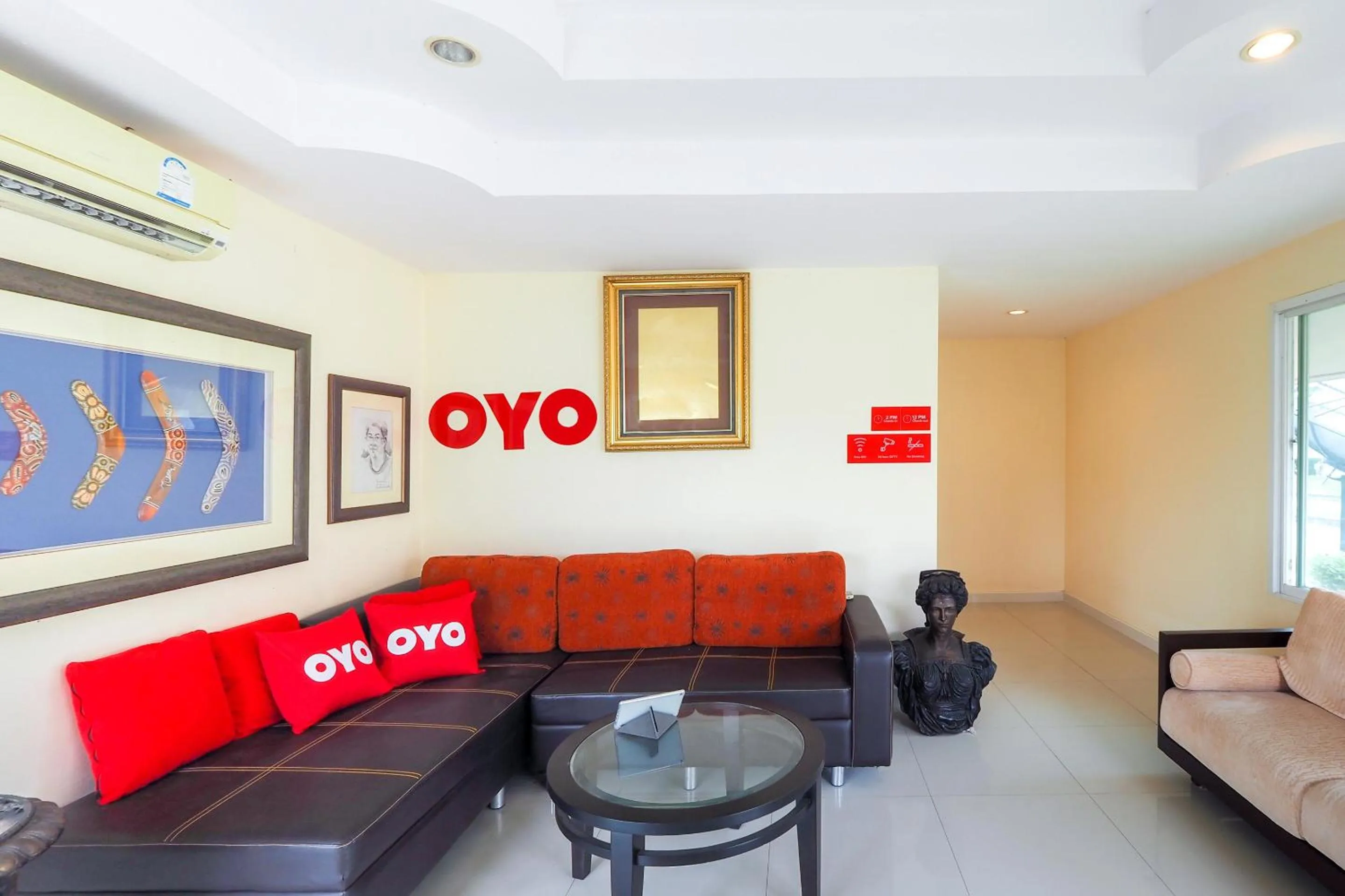 Lobby or reception in OYO 926 Sydney Resort