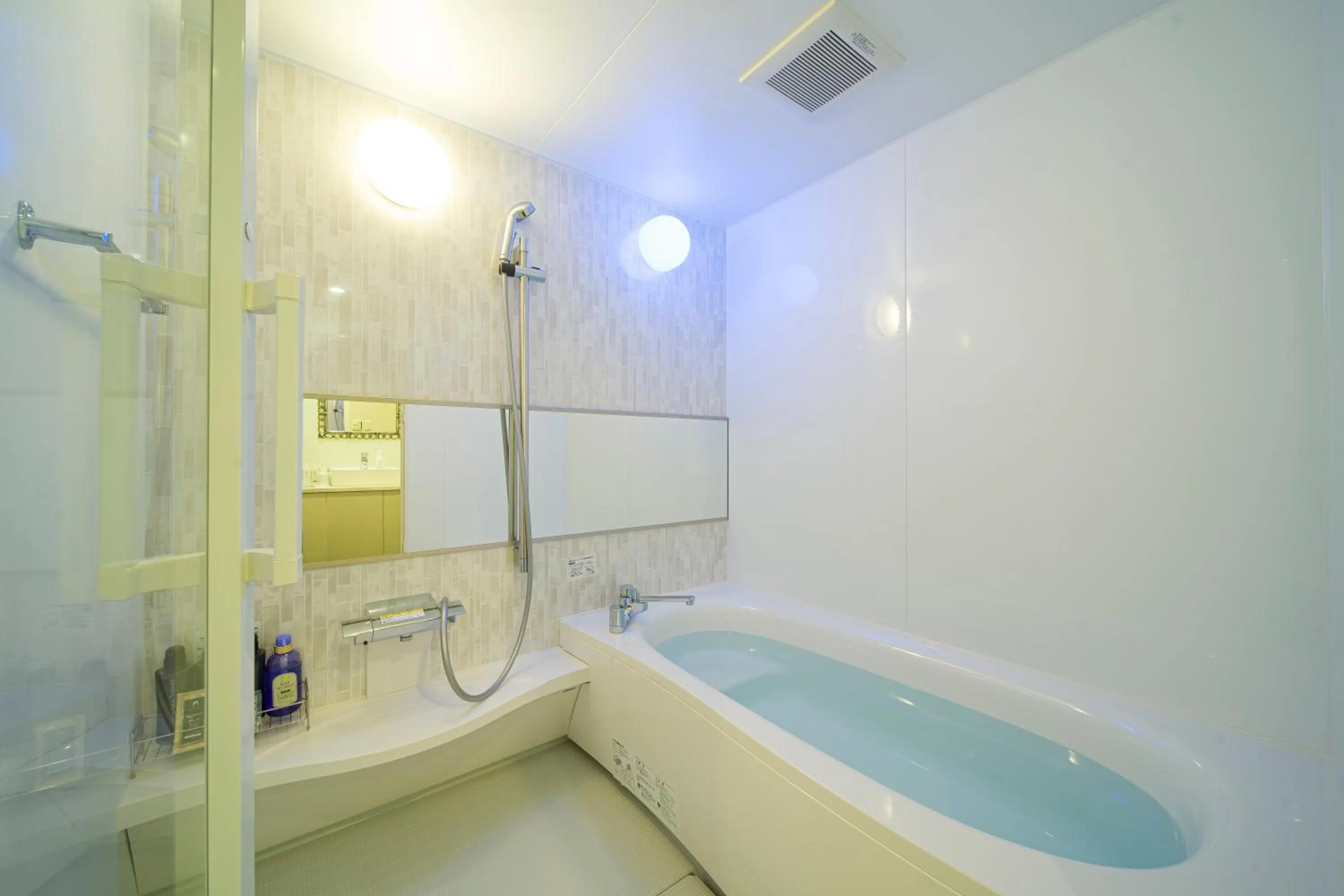 Shower in HOTEL LASCALA