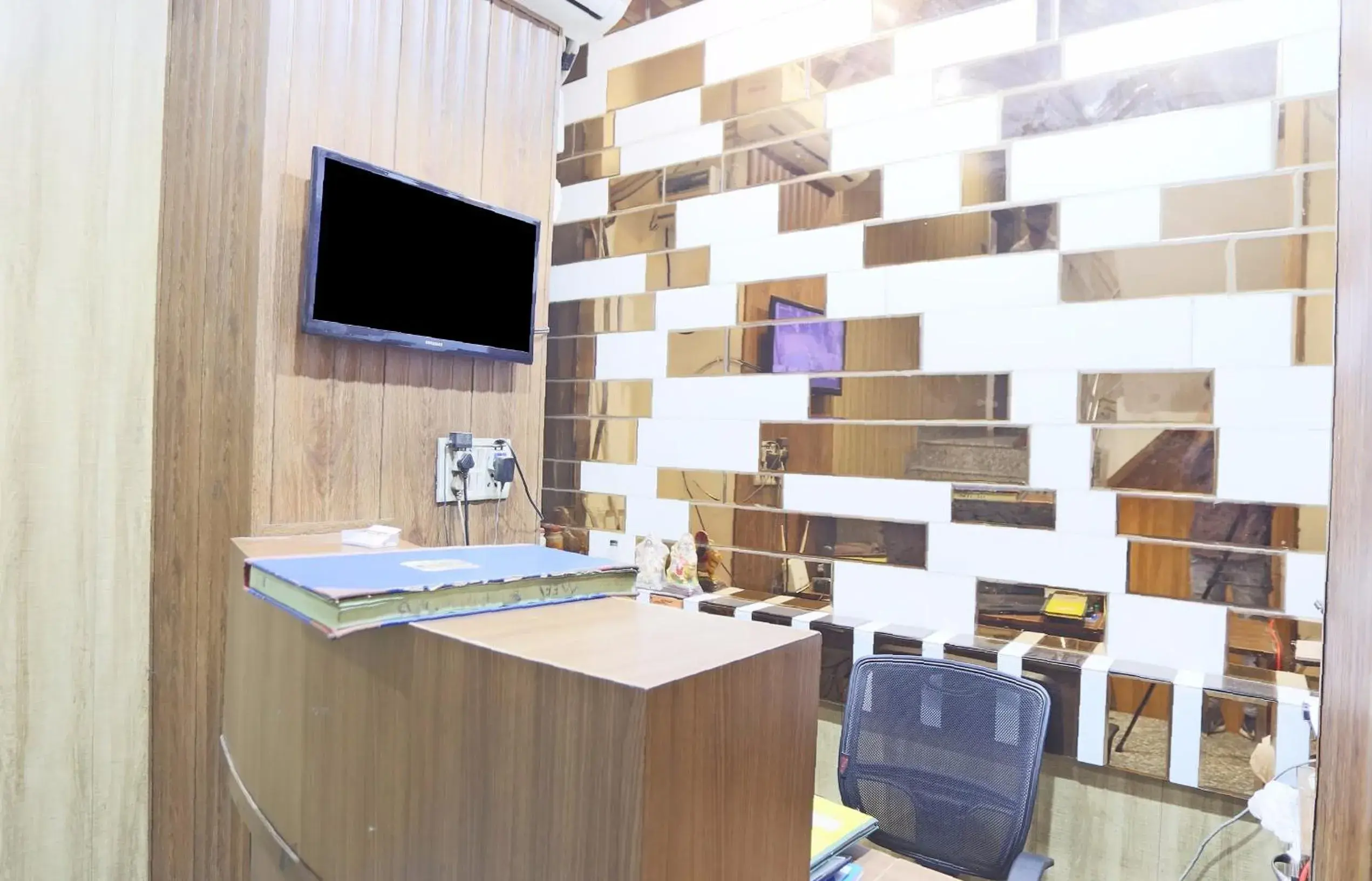 Lobby or reception in Hotel O New Raj Kamal Lobby or reception in Hotel O New Raj Kamal